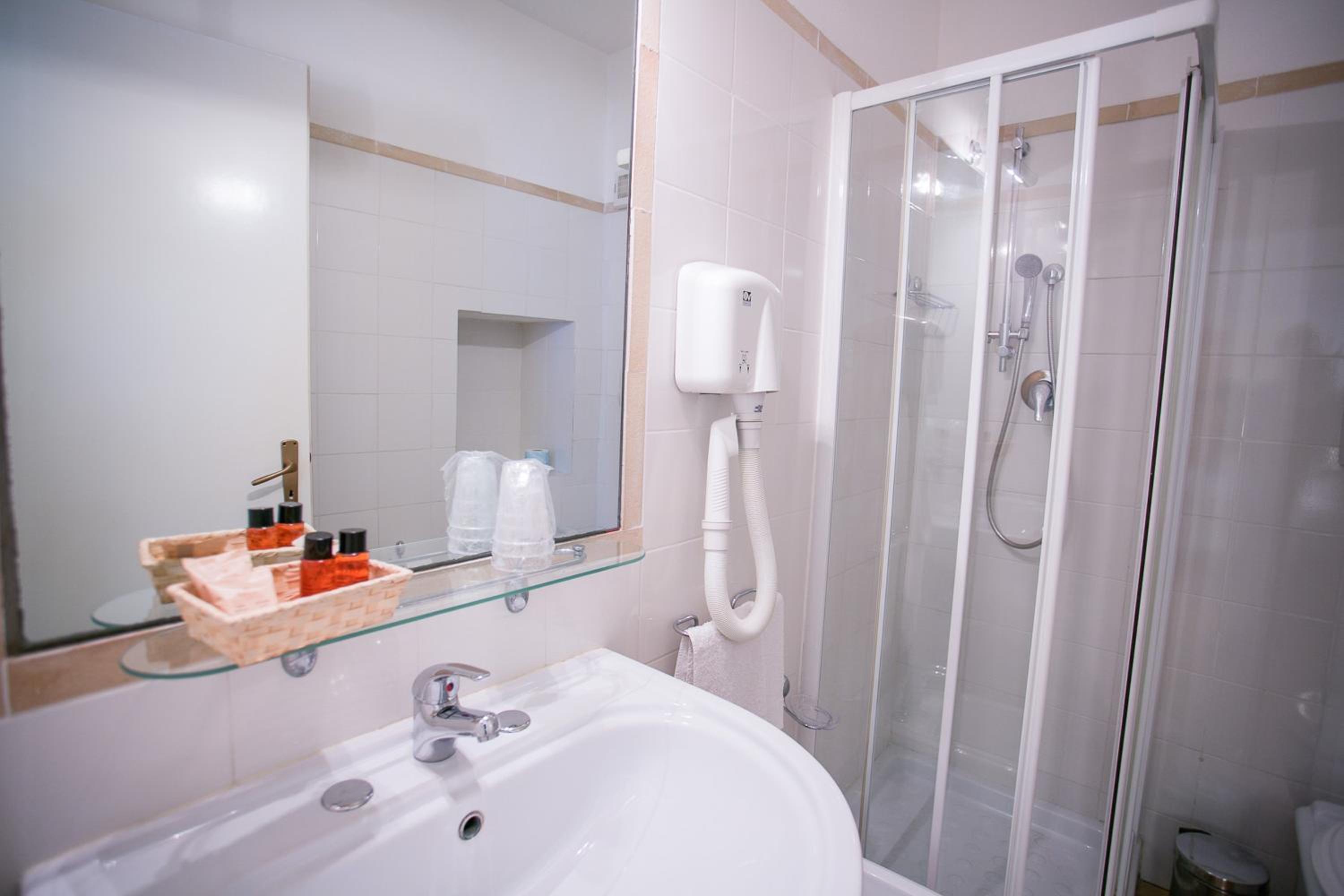 Triple Room - Photo 4