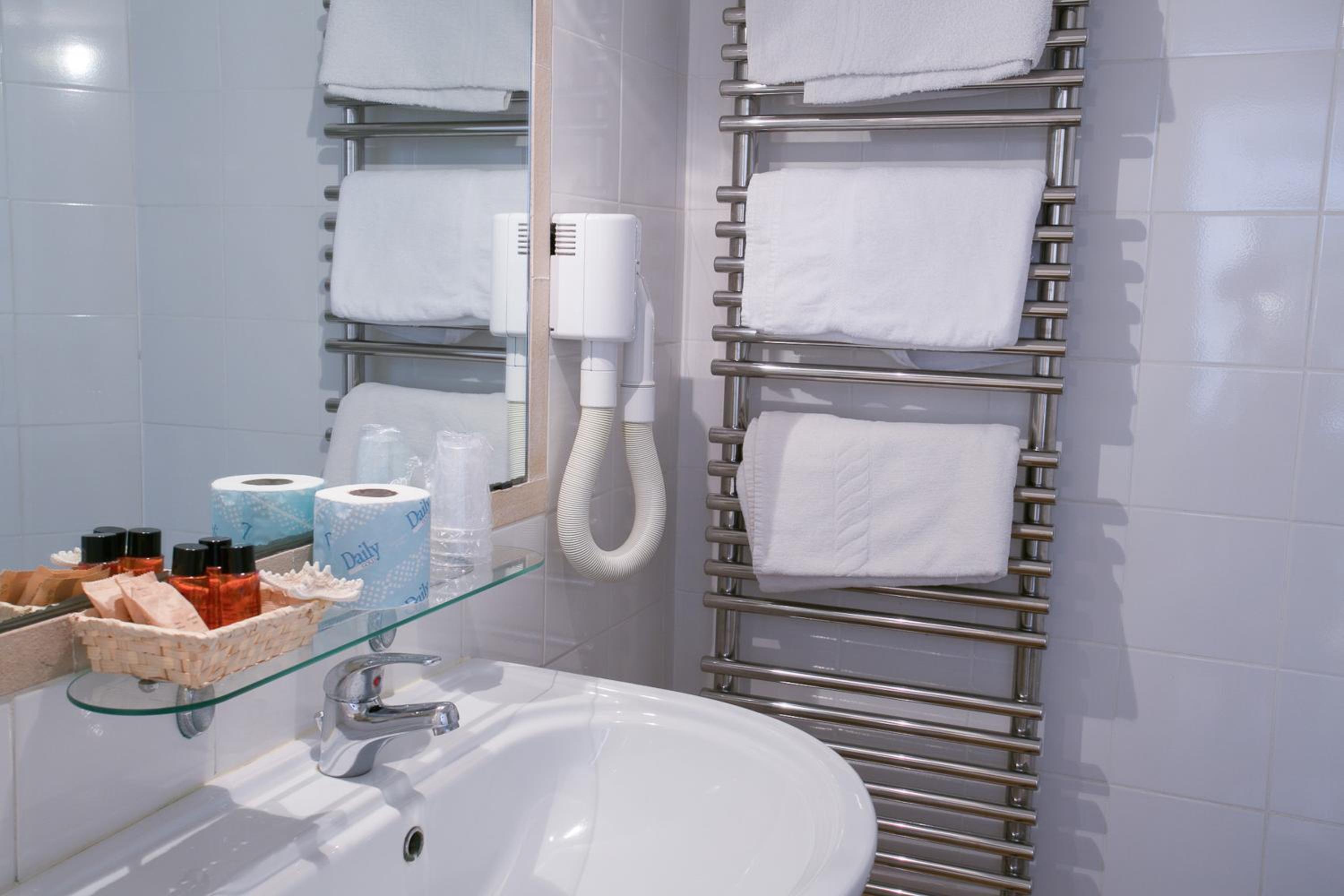 Double Room - Photo 2