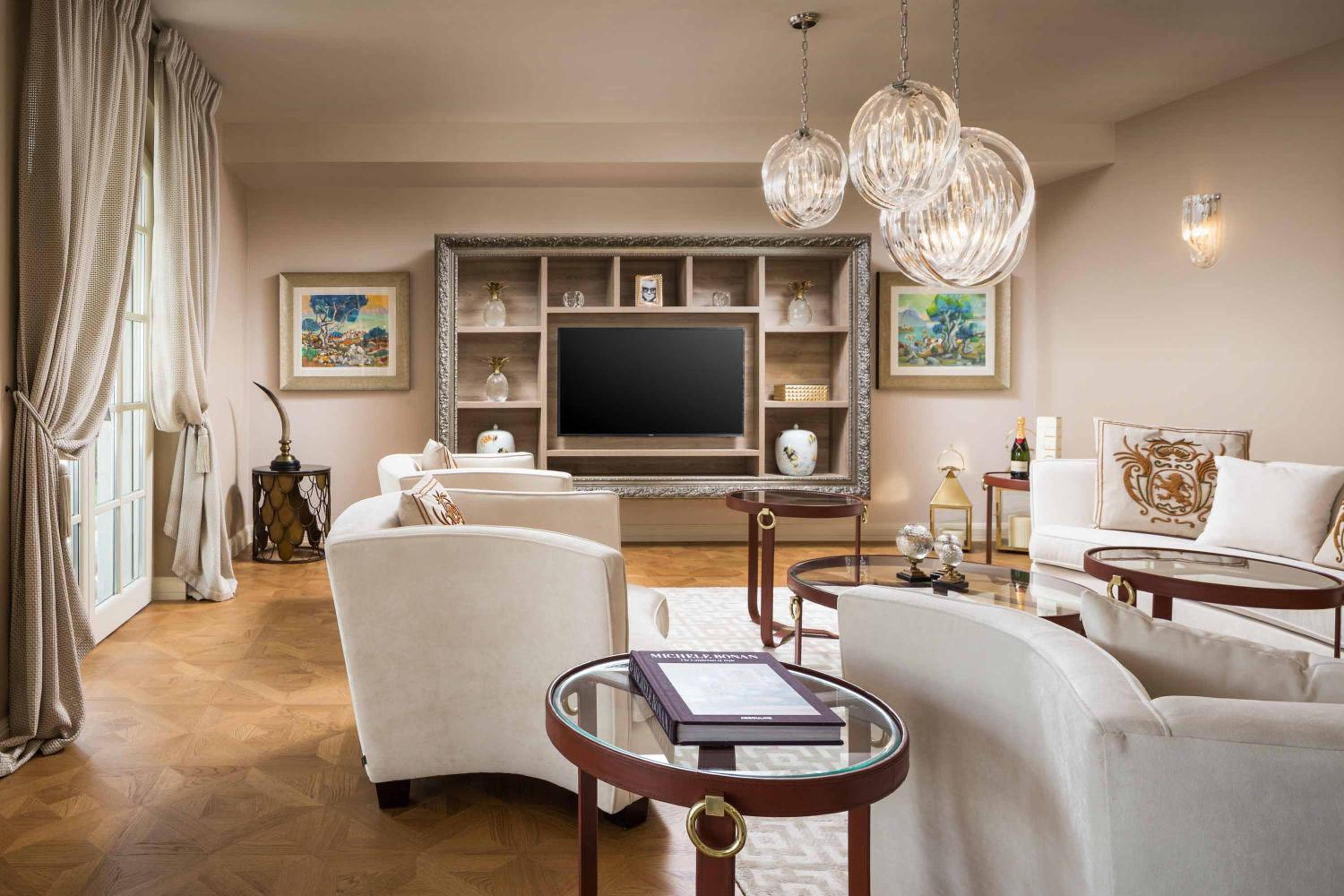 Six-Bedroom Villa 