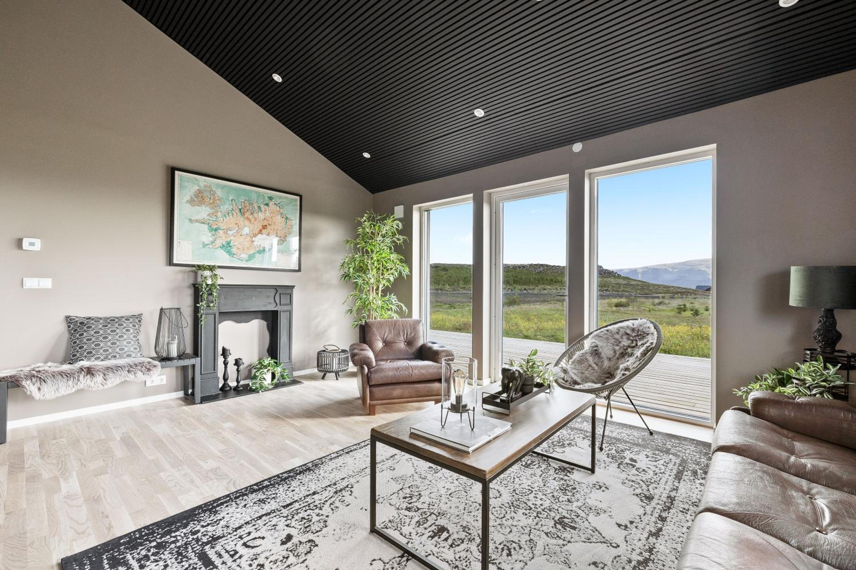 Three-Bedroom House photo 1
