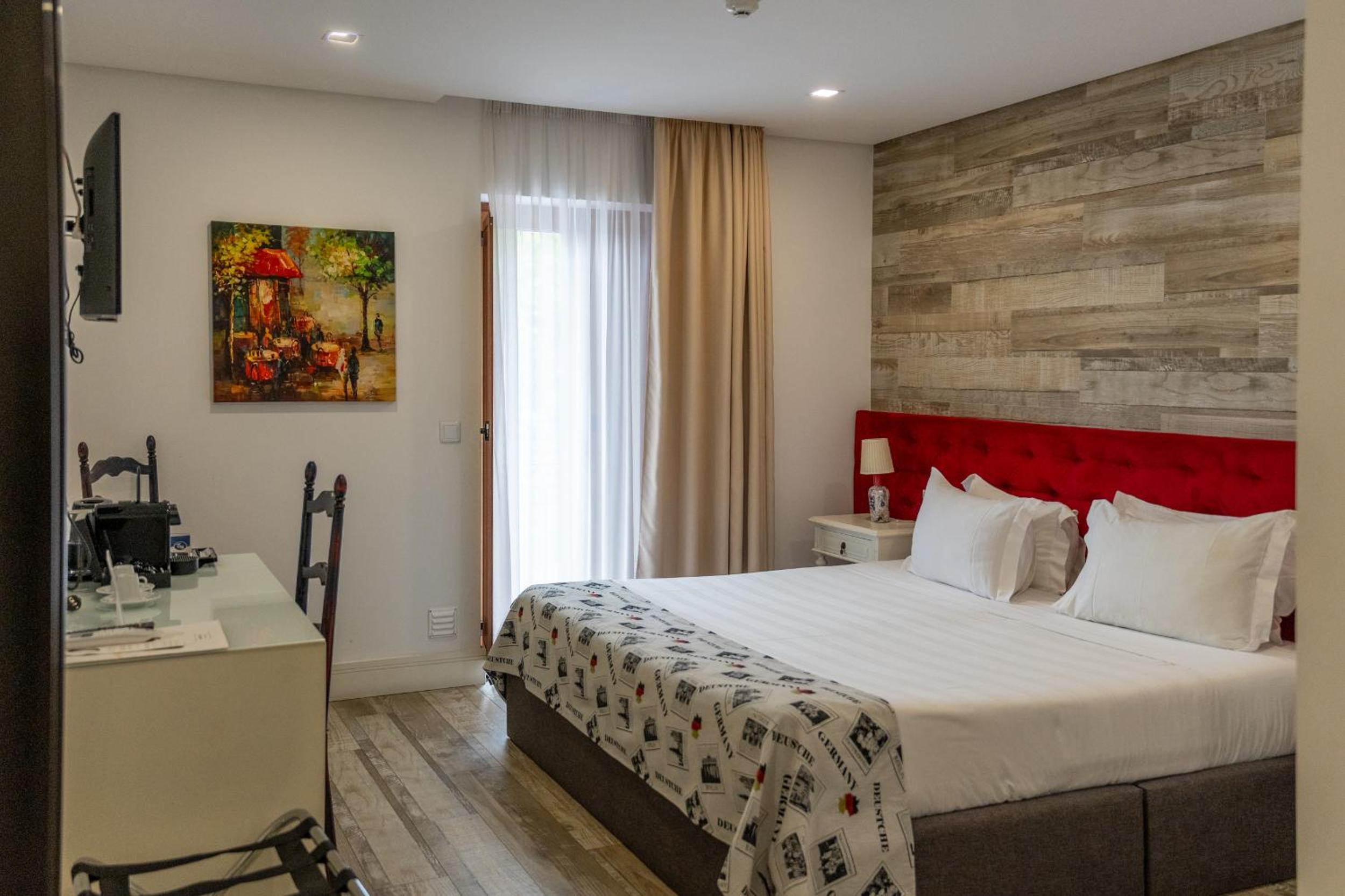Double Room with Balcony - Photo 1