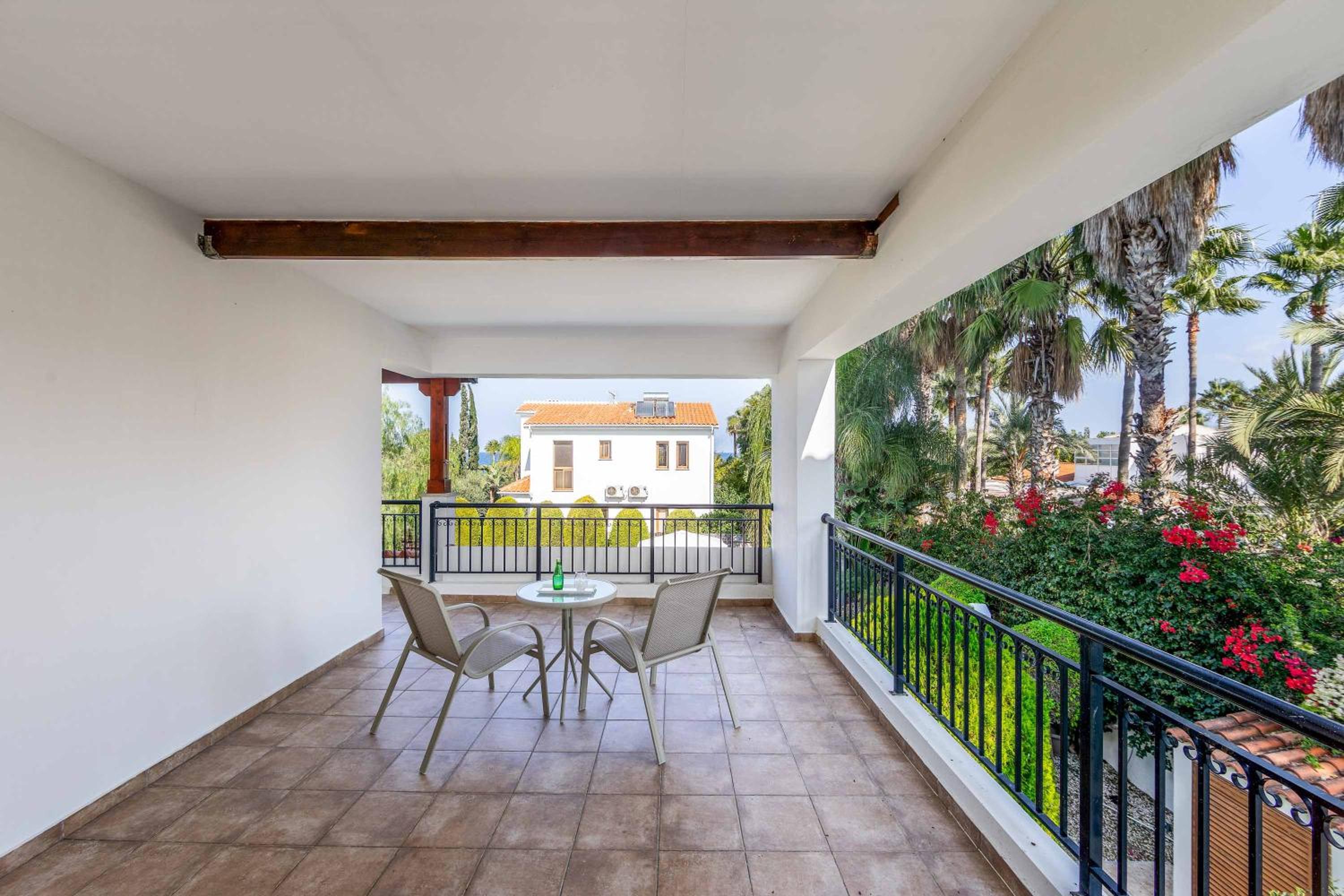 Three-Bedroom Villa photo 3