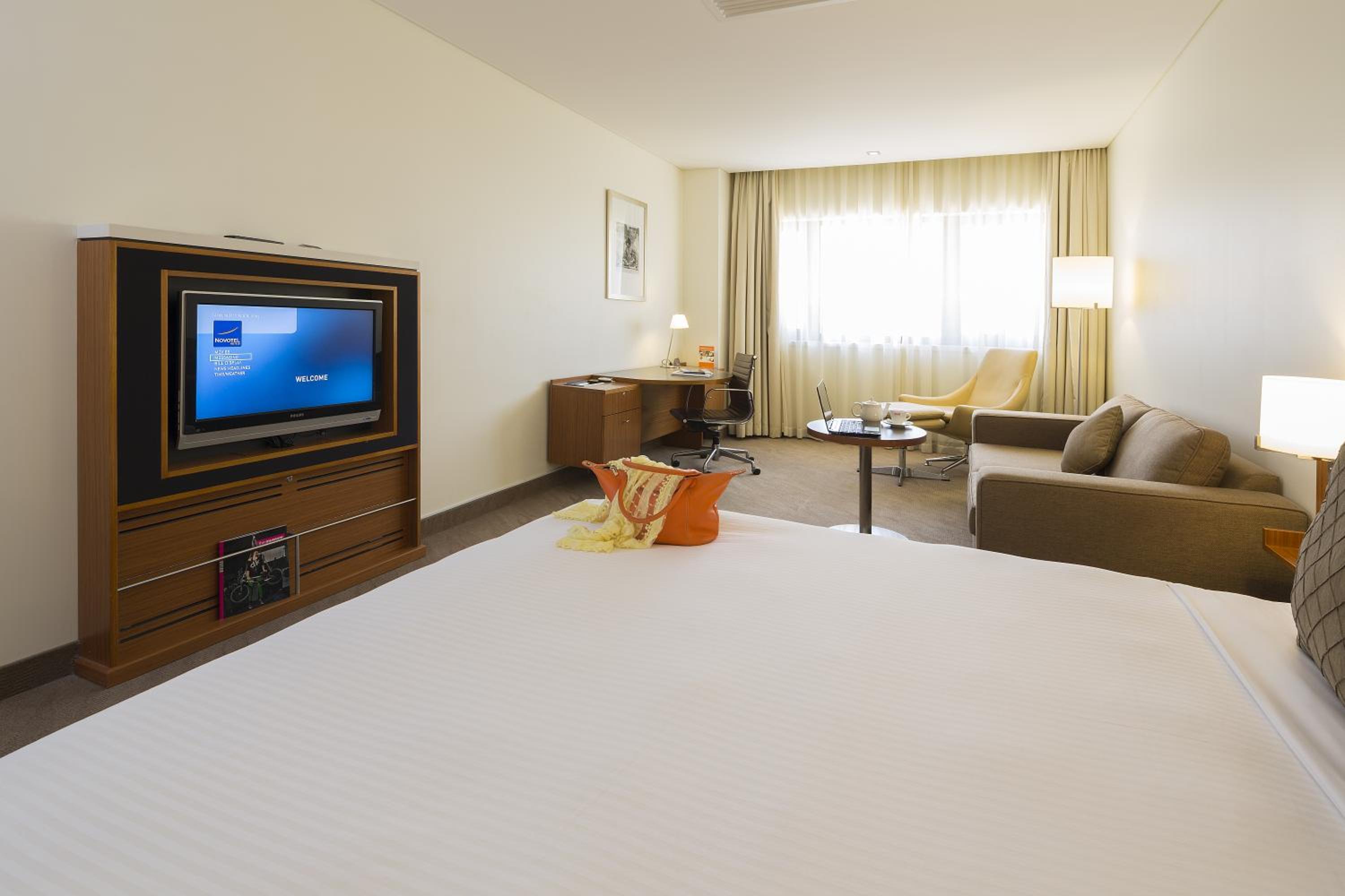 Standard Queen Room - Photo 7