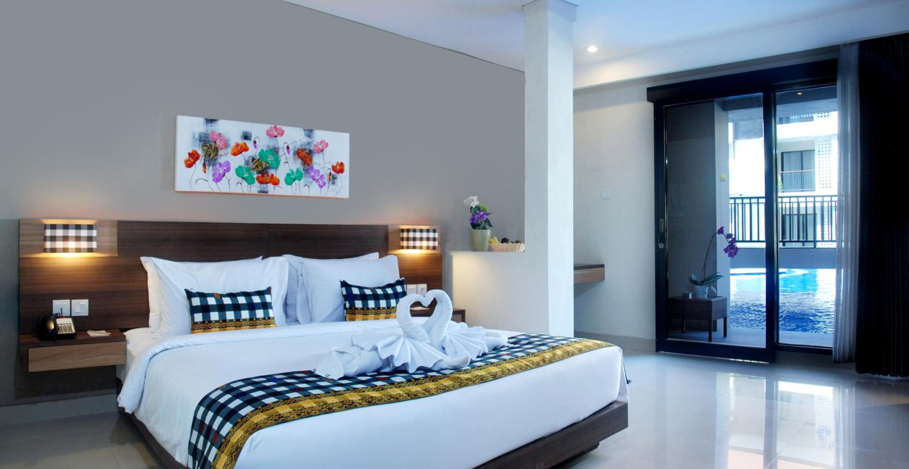 Deluxe Room With Pool Access
