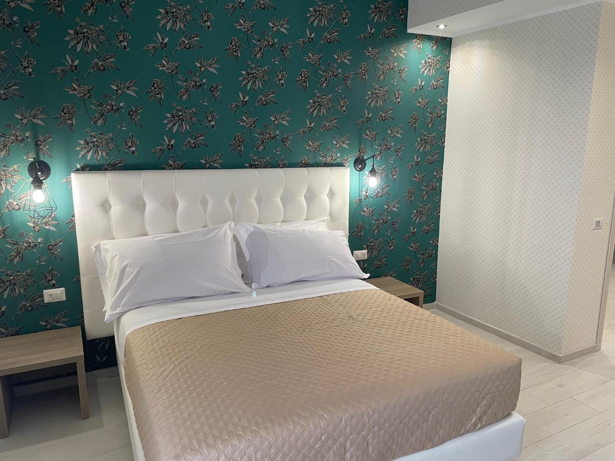 Deluxe Double or Twin Room with Balcony photo 2