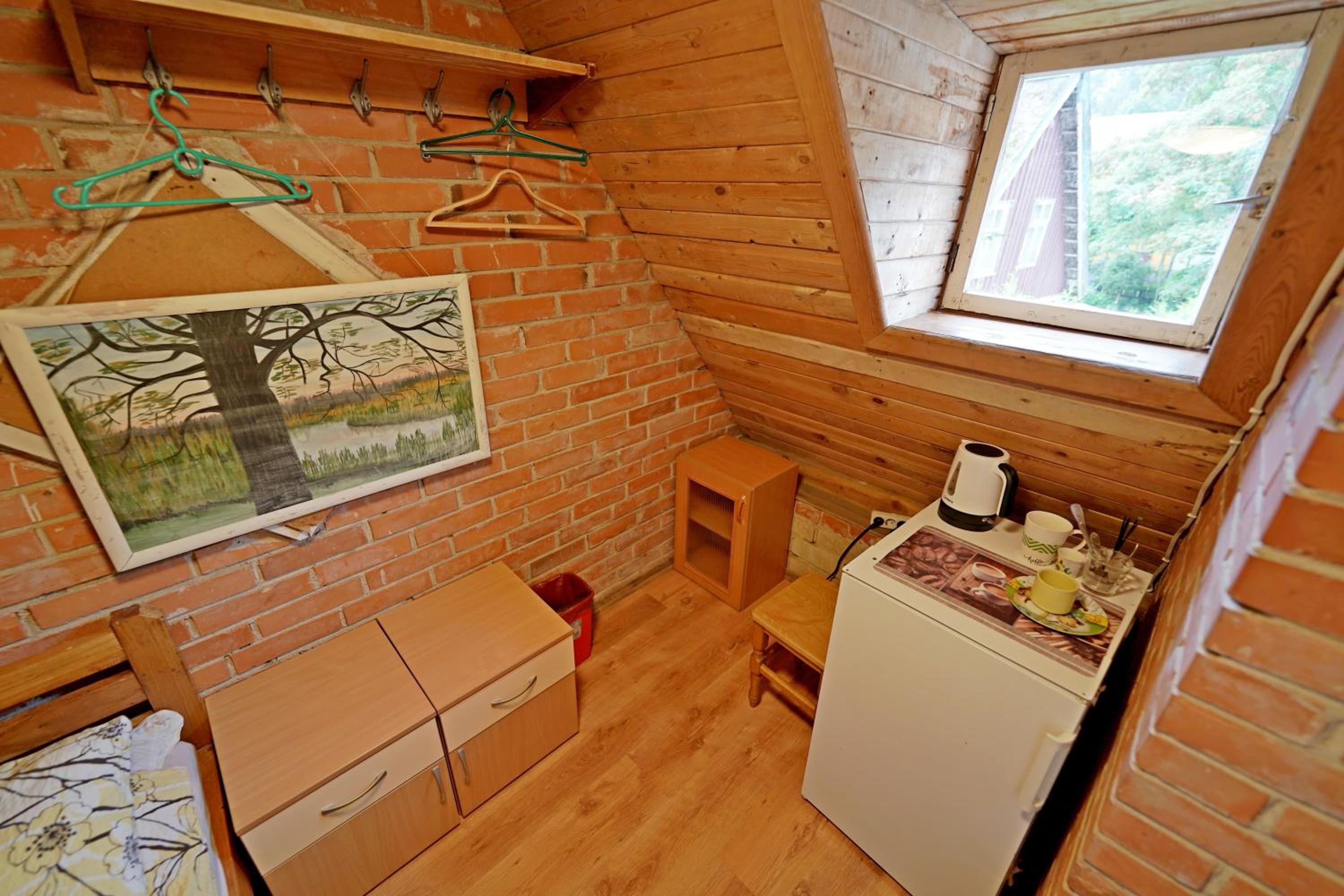 Double Room with Shared Shower and Toilet photo 2