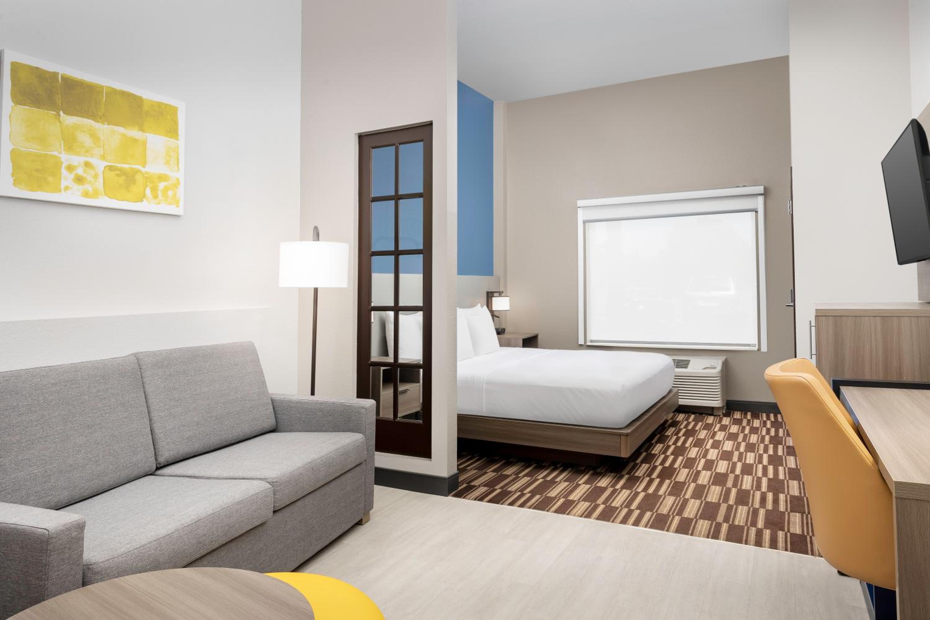 King Suite - Non-Smoking - Photo 1