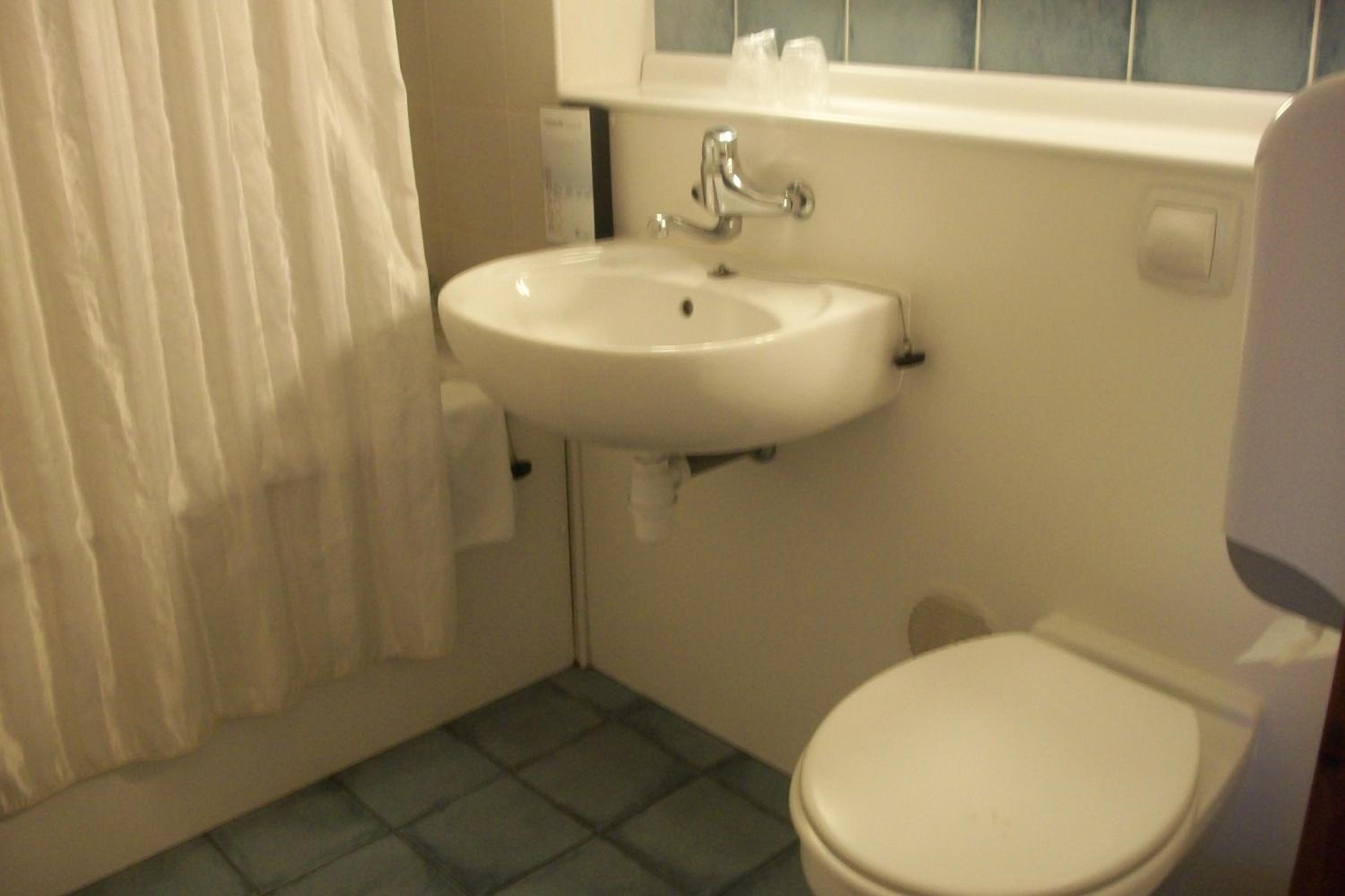 Triple Room (1 Double Bed + 1 Single Bed) photo 3