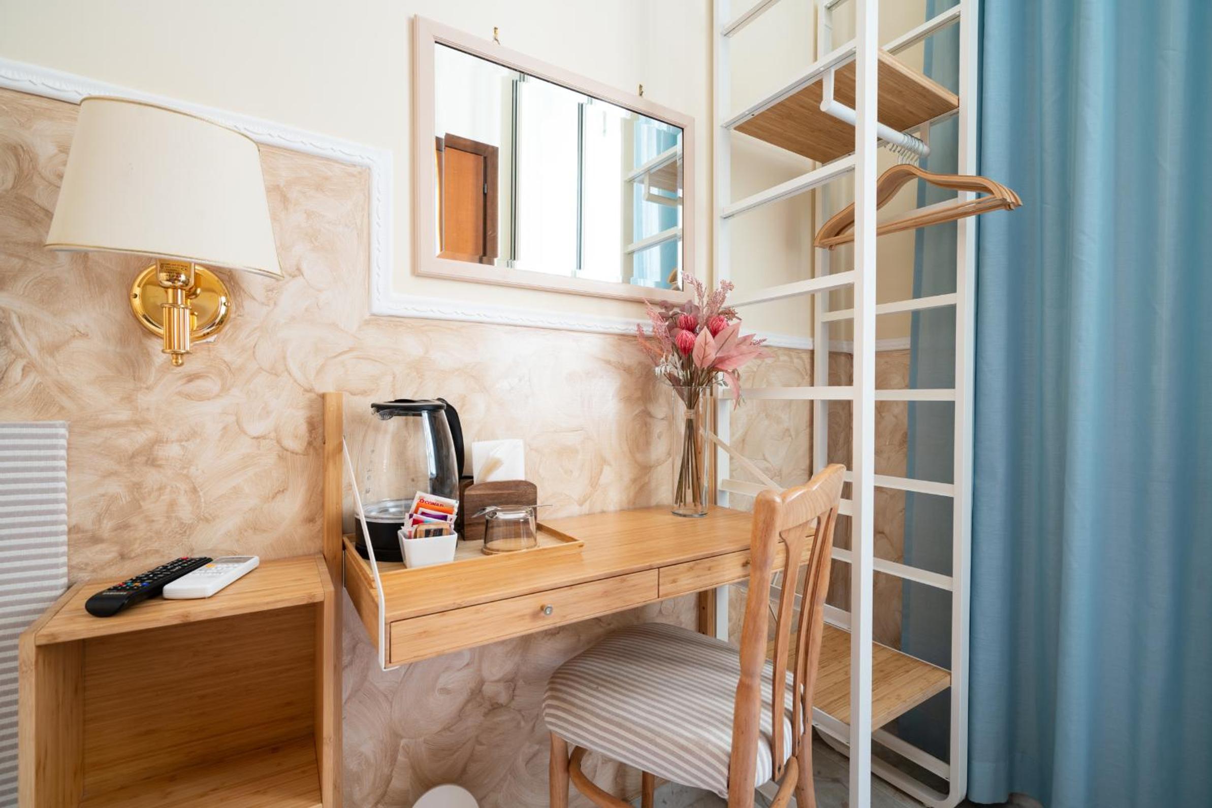 Superior Single Room with French Bed photo 2
