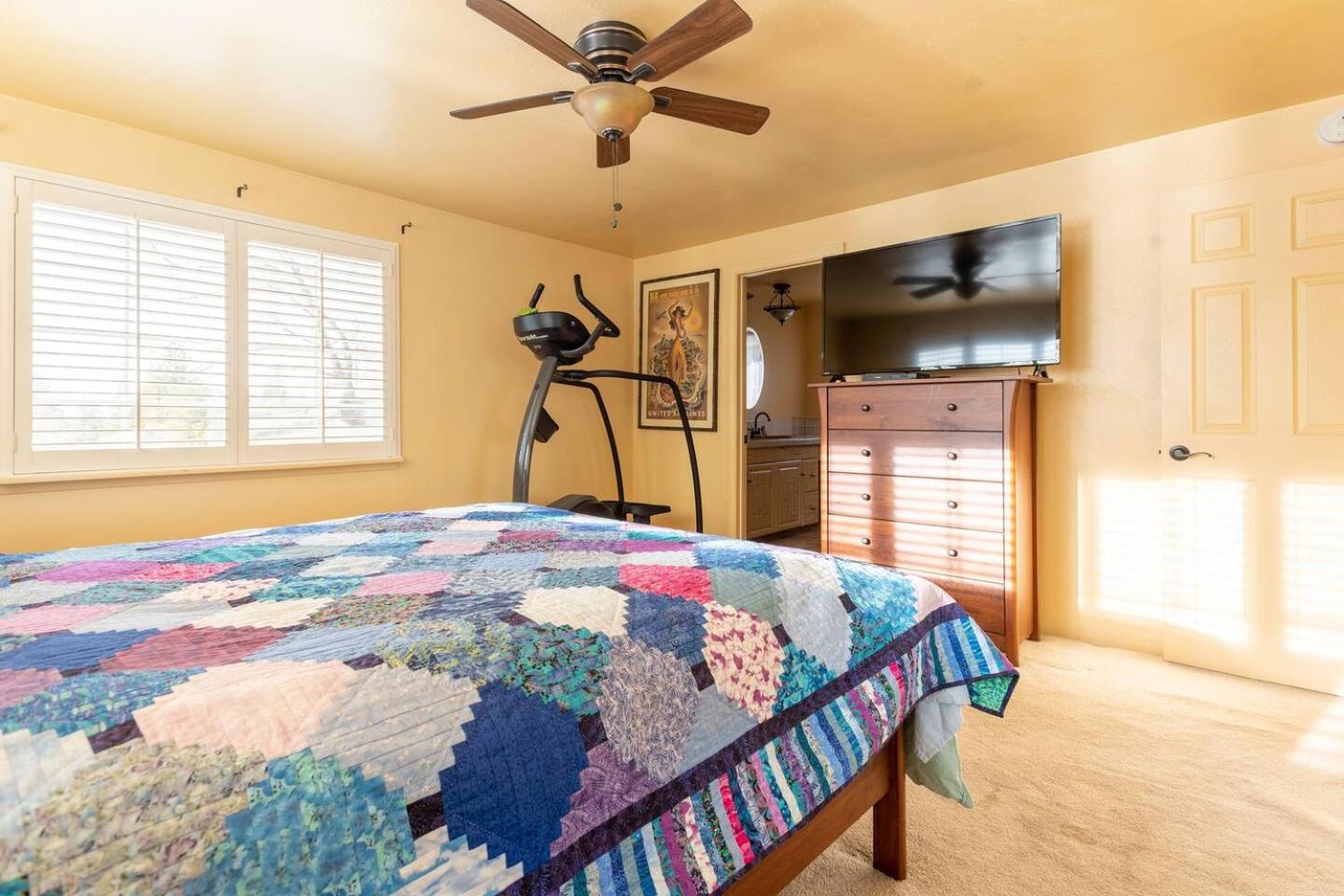 Three-Bedroom House photo 1