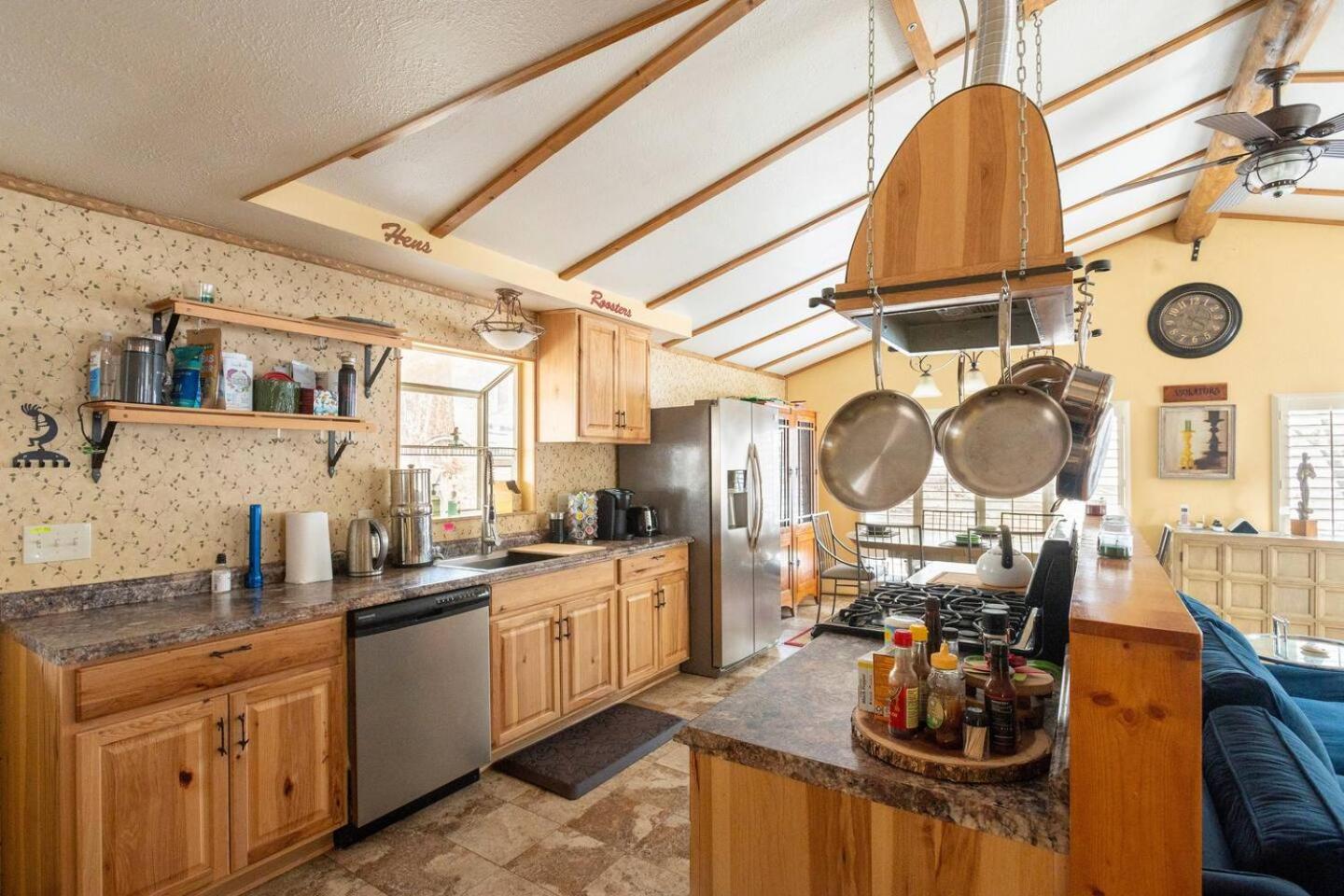 Three-Bedroom House photo 2