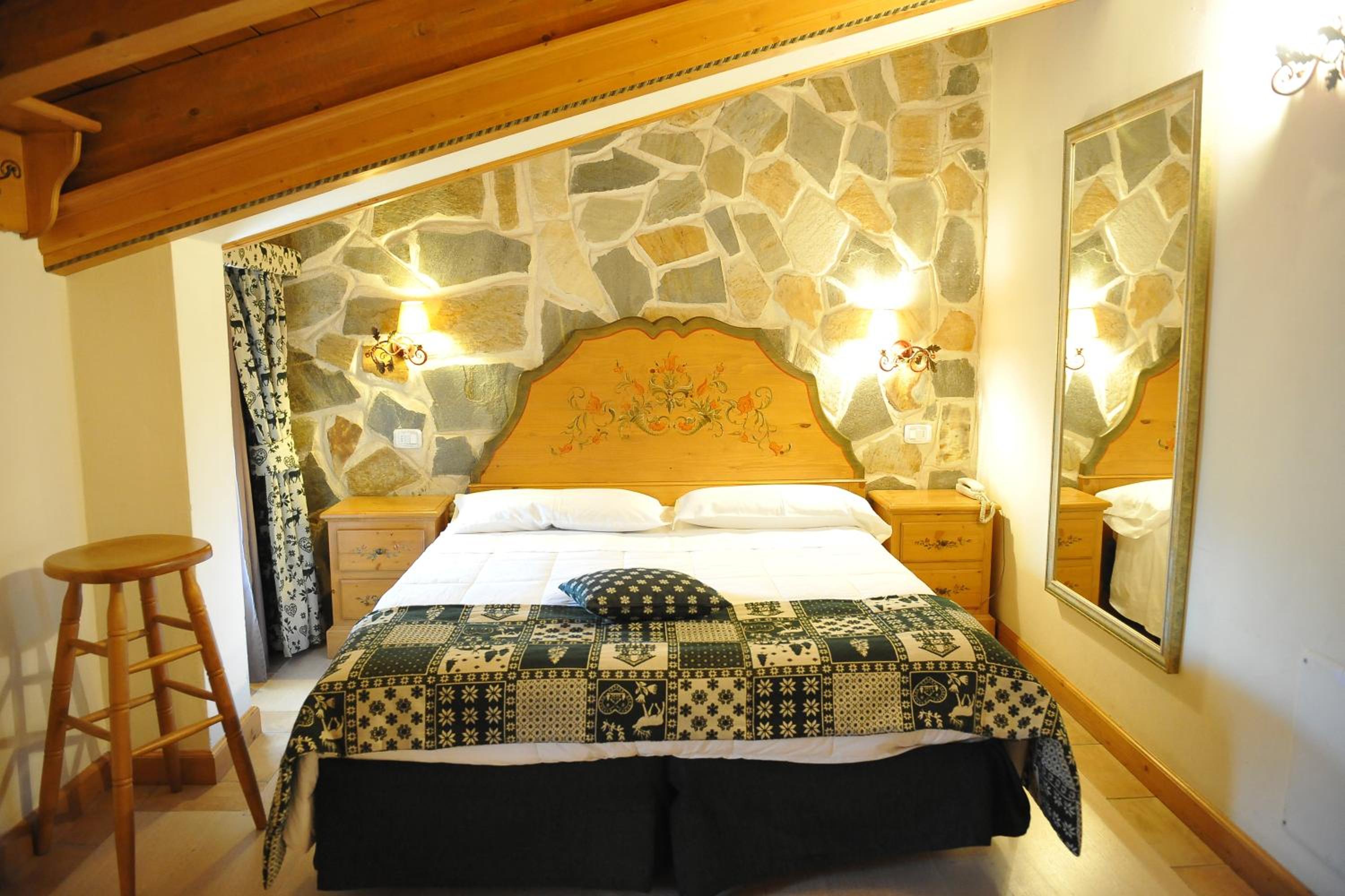 Double or Twin Room - Photo 1