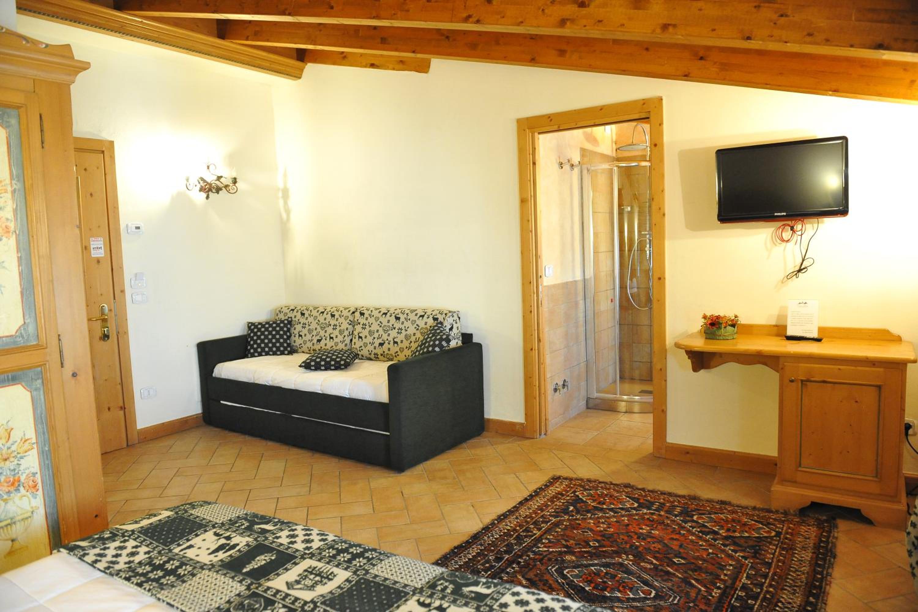 Family Room - Photo 6