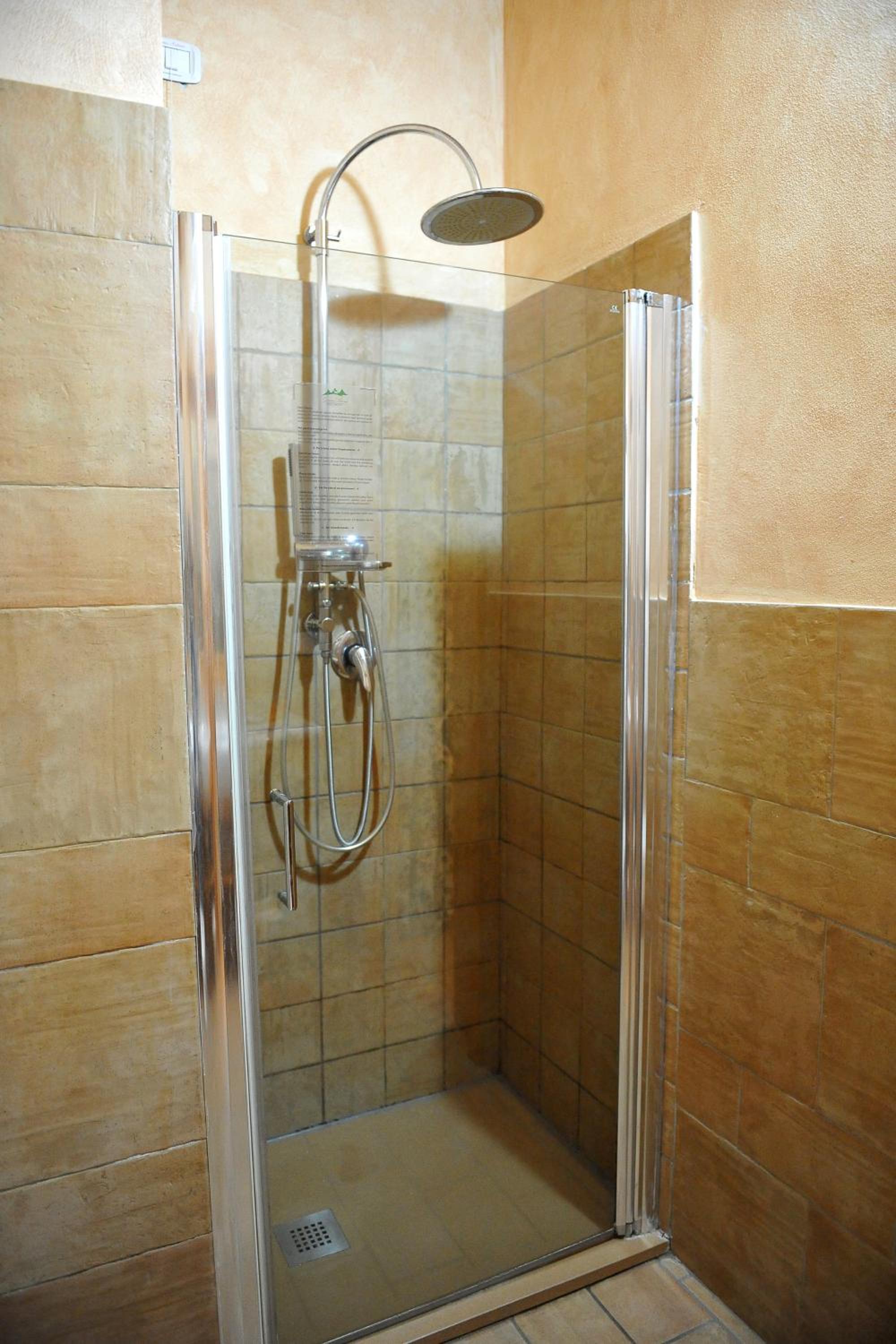 Double or Twin Room - Photo 13