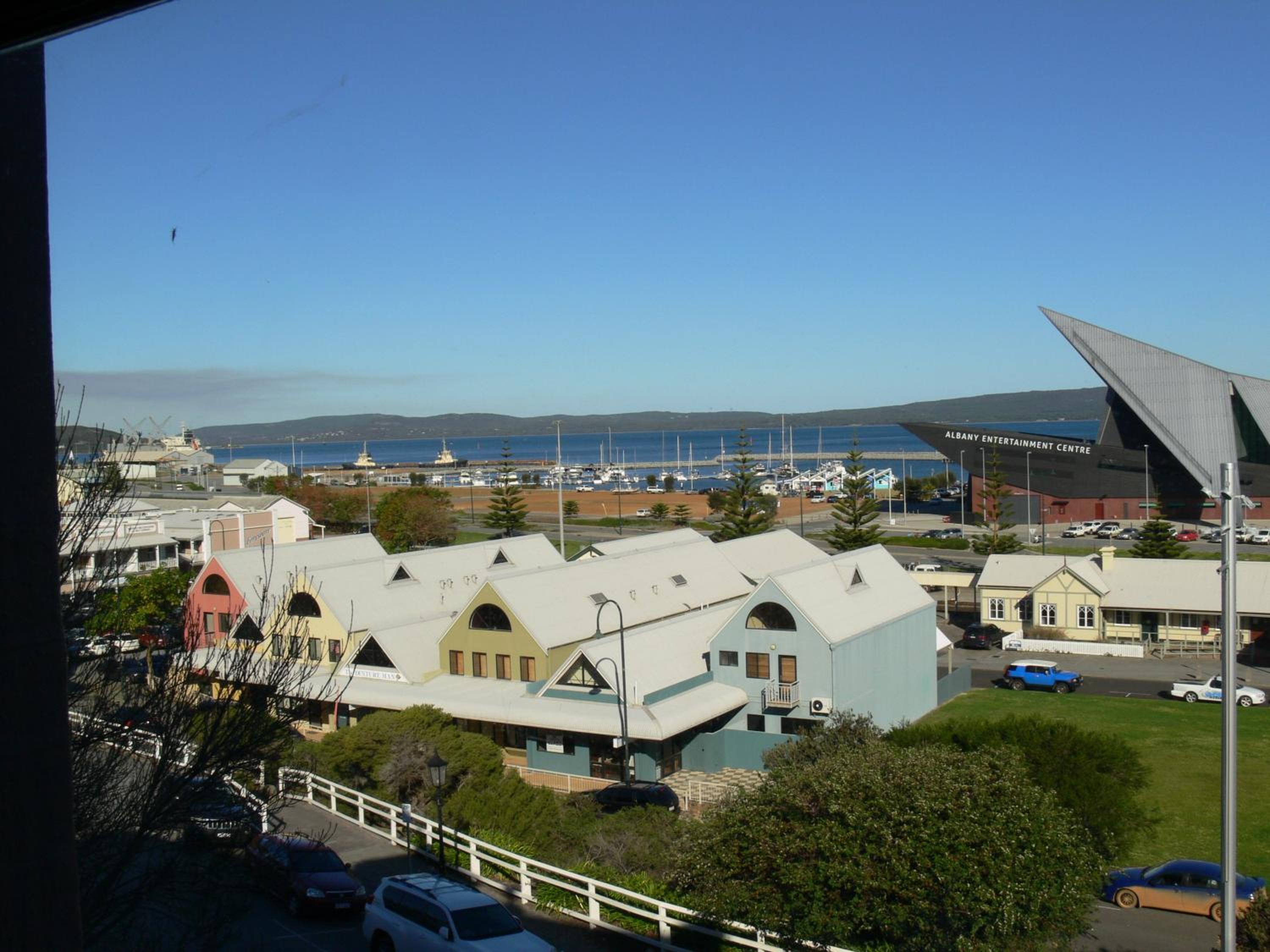 Double Room with Harbor View and Shared Bathroom photo 2