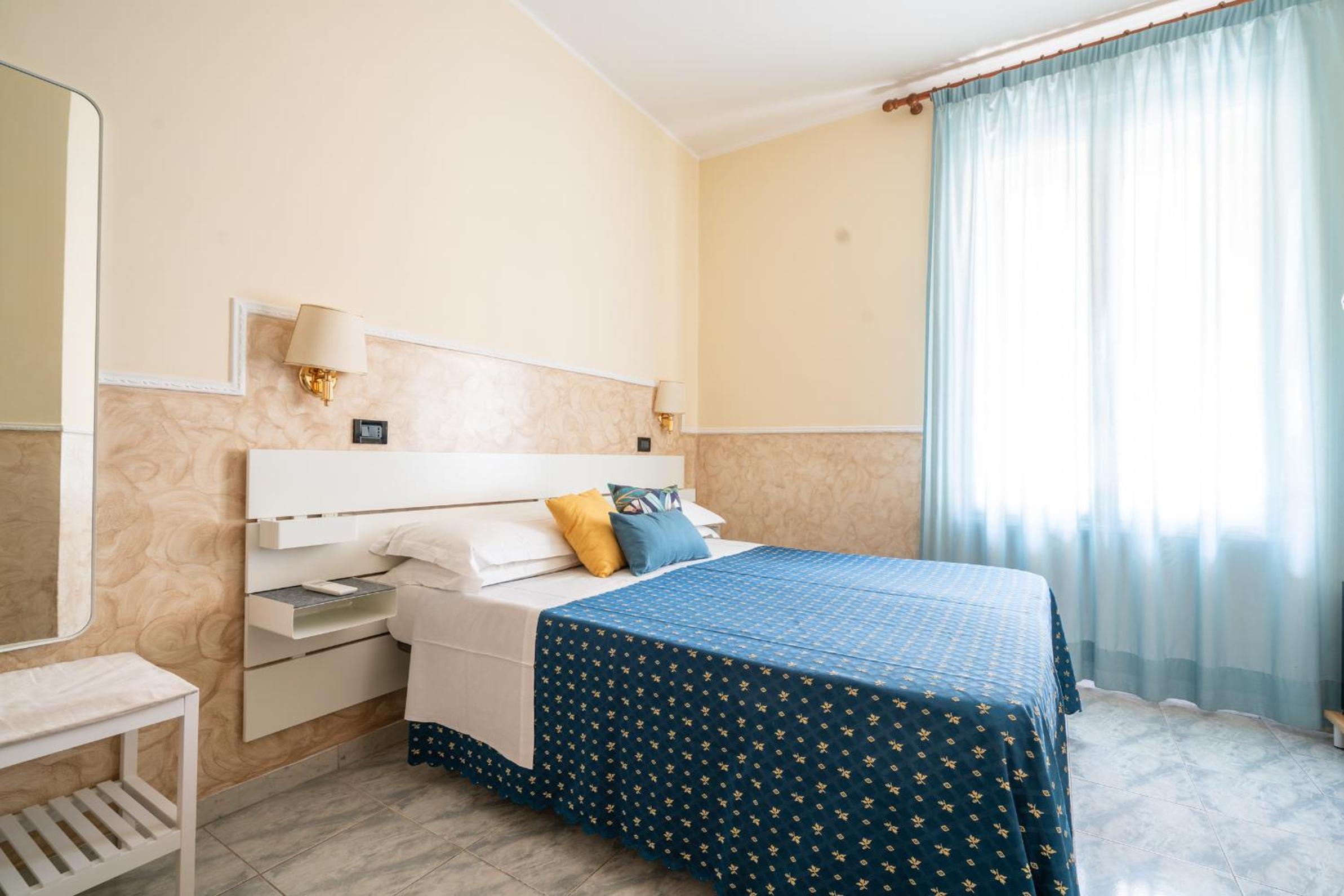 Standard Double or Twin Room photo 3