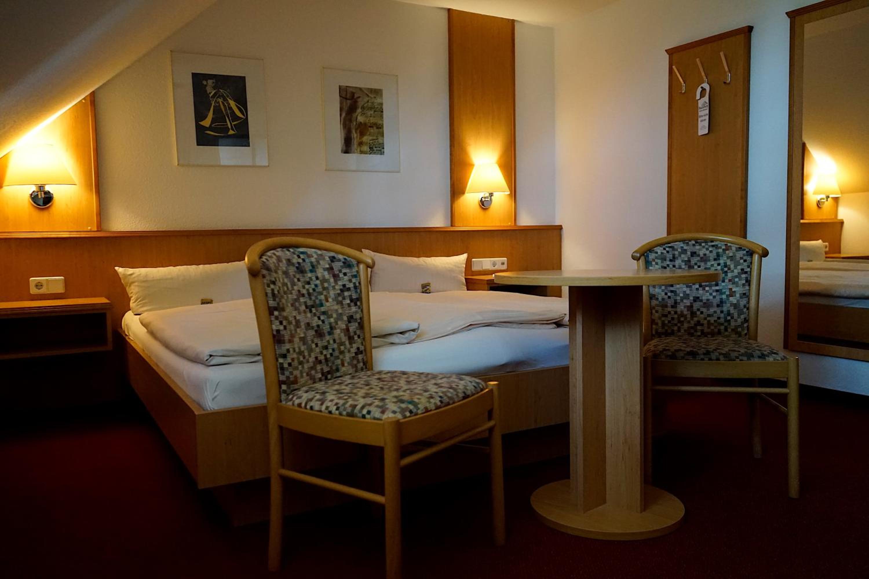 Standard Double Room - Photo 3