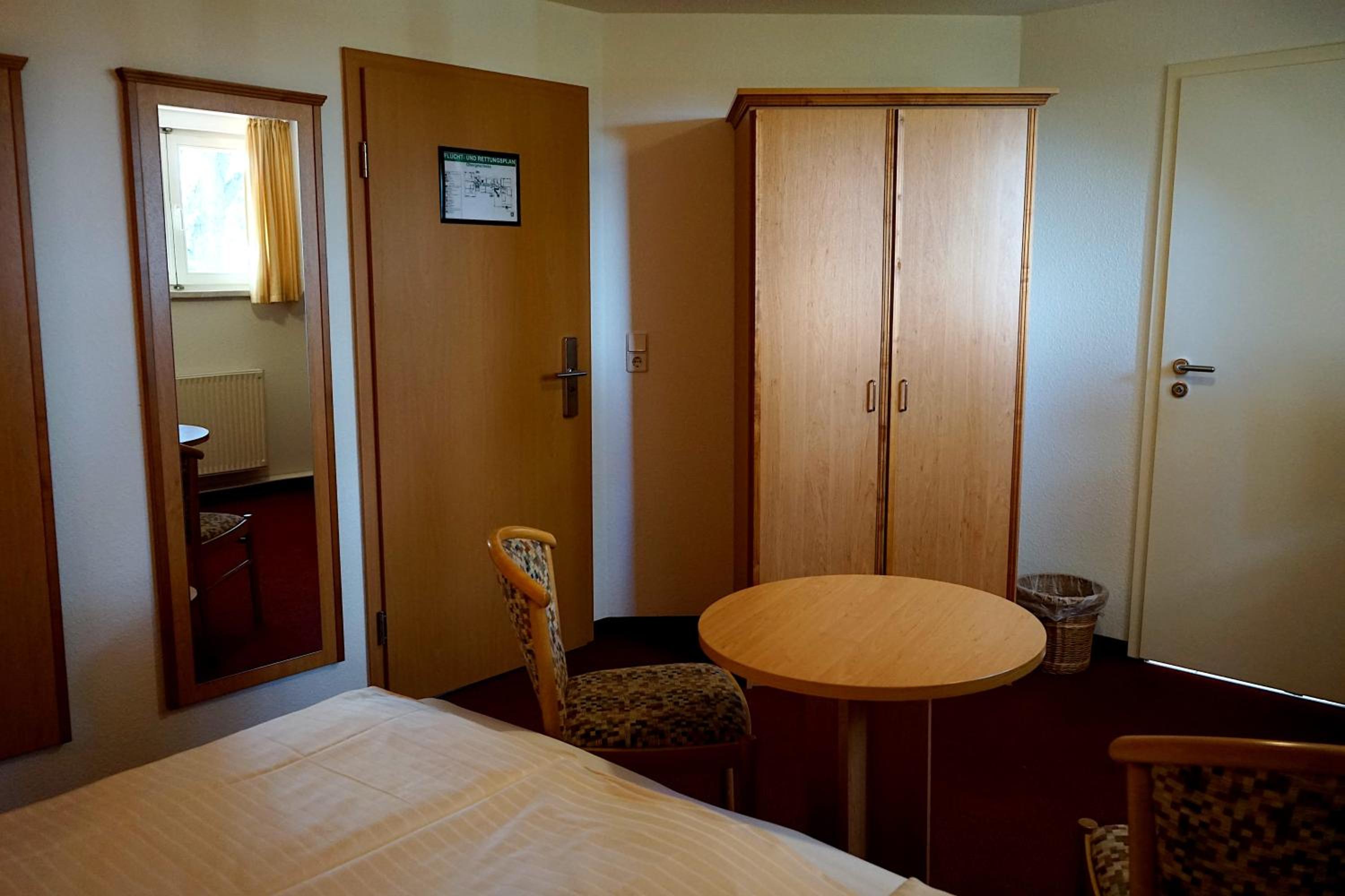 Standard Double Room - Photo 4