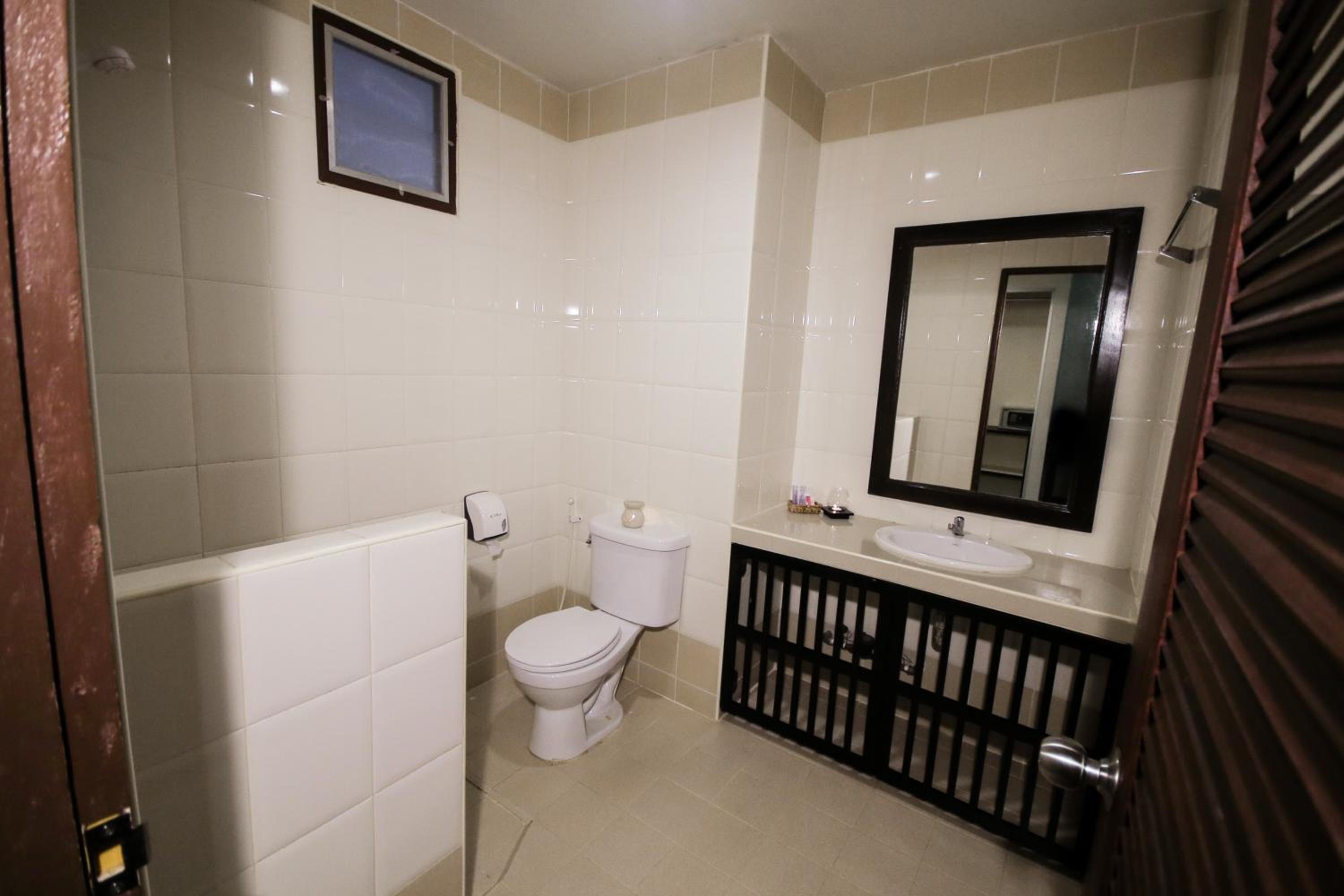 Standard Double or Twin Room - Photo 4