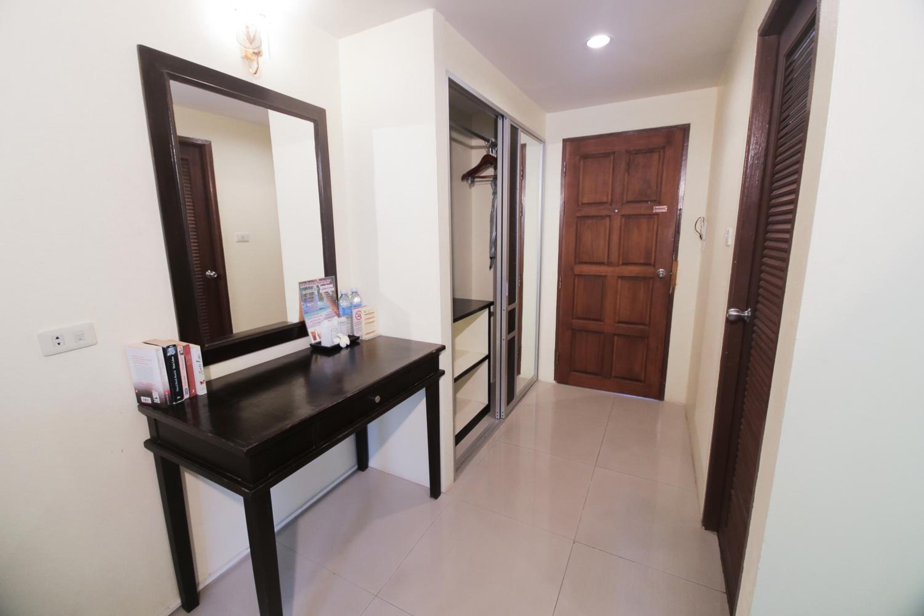 Standard Double or Twin Room - Photo 5
