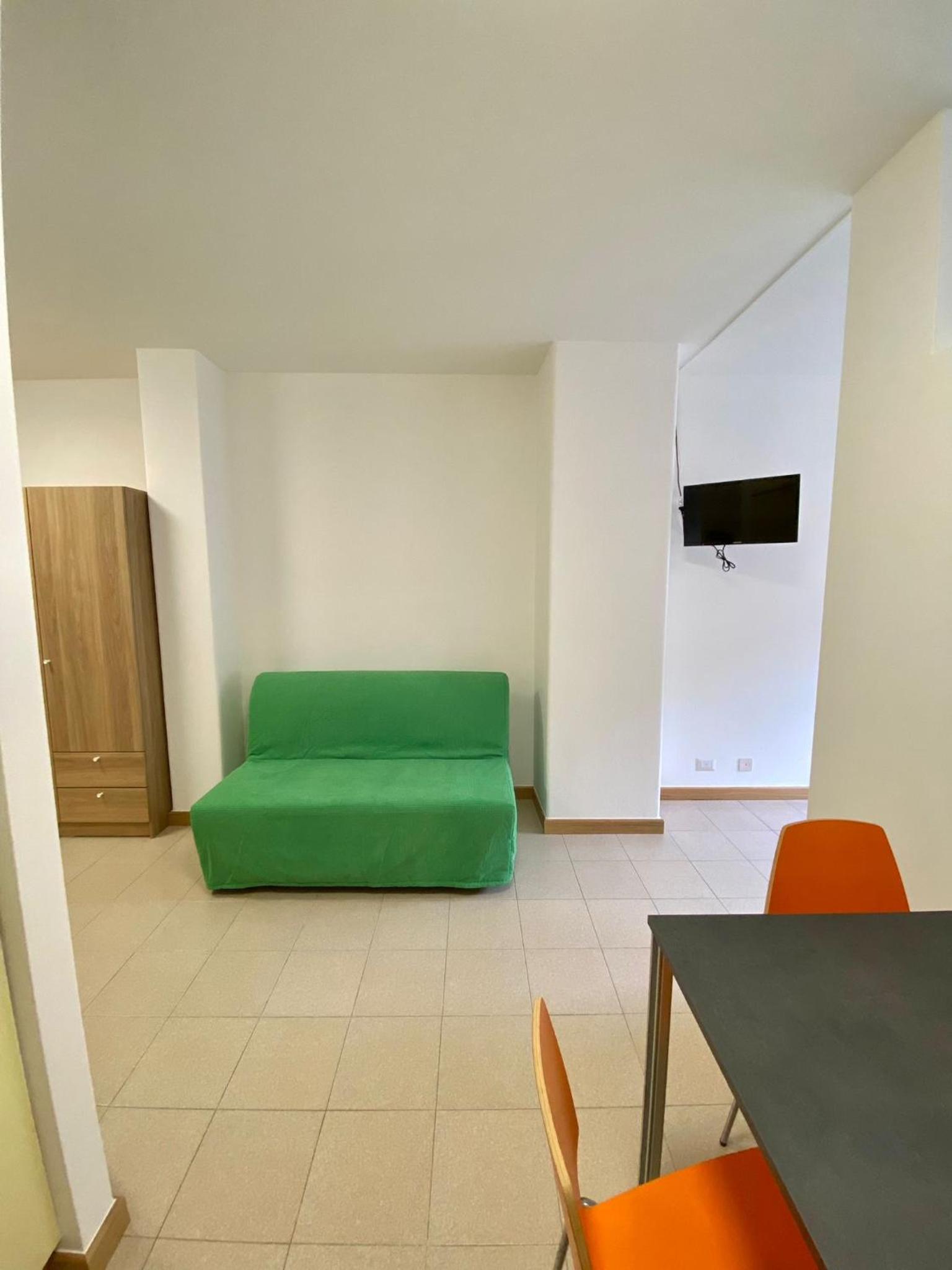 One-Bedroom Apartment photo 3