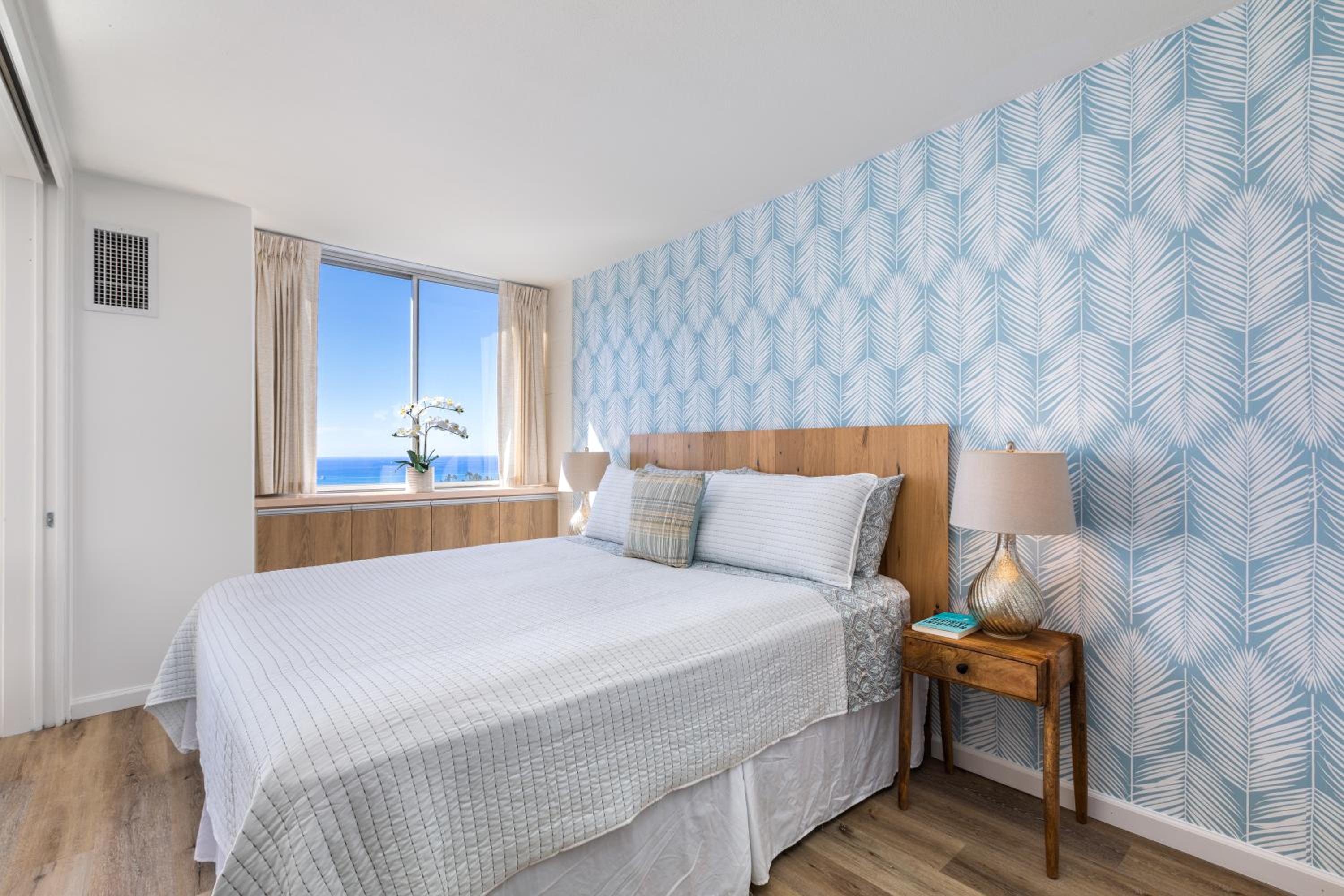 Ilikai Collection 12 Corner Oceanfront Condo with amazing views: One-Bedroom Apartment photo