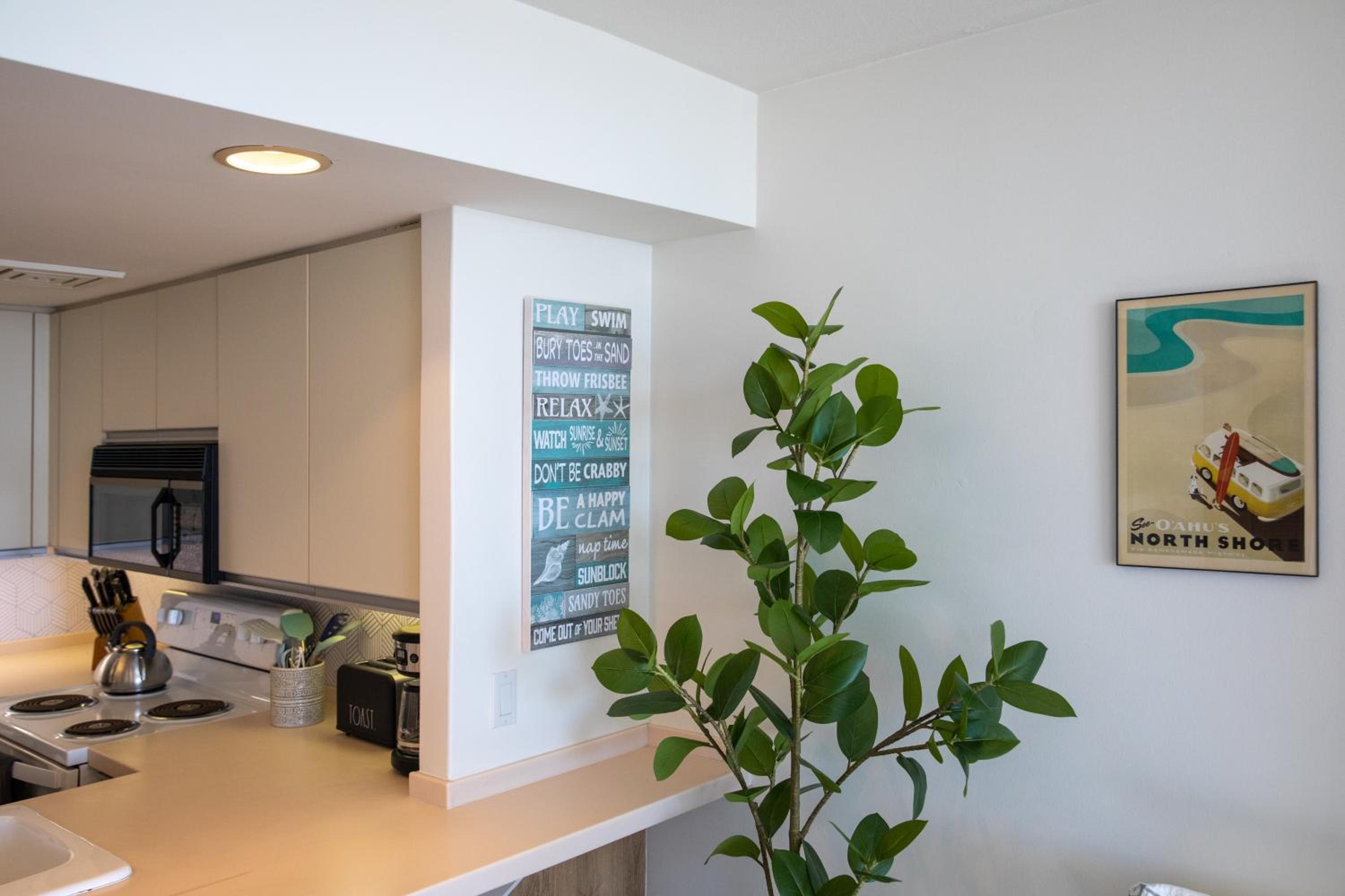 Ilikai Collection 12 Corner Oceanfront Condo with amazing views: One-Bedroom Apartment photo