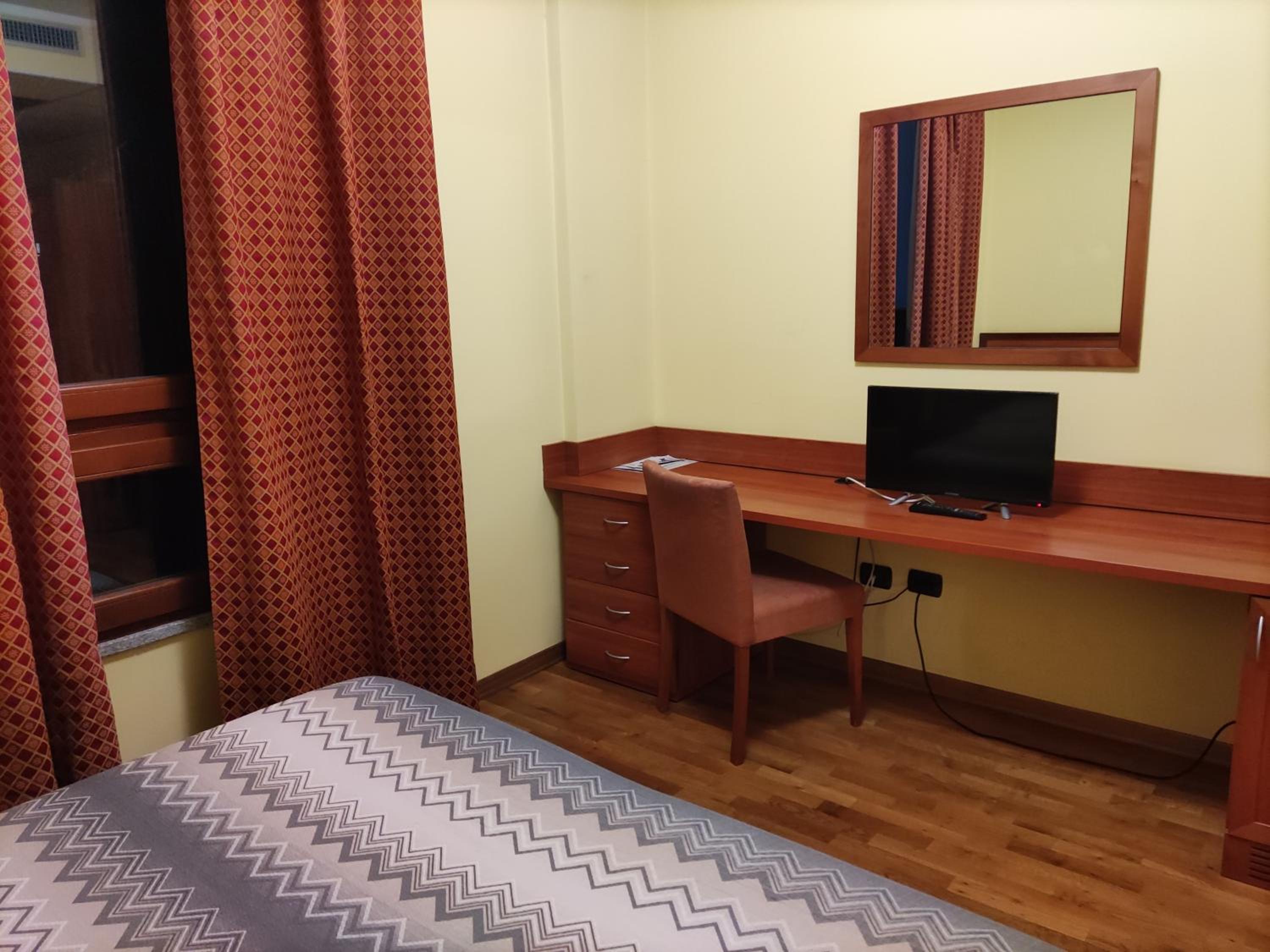 Standard Double Room photo 2