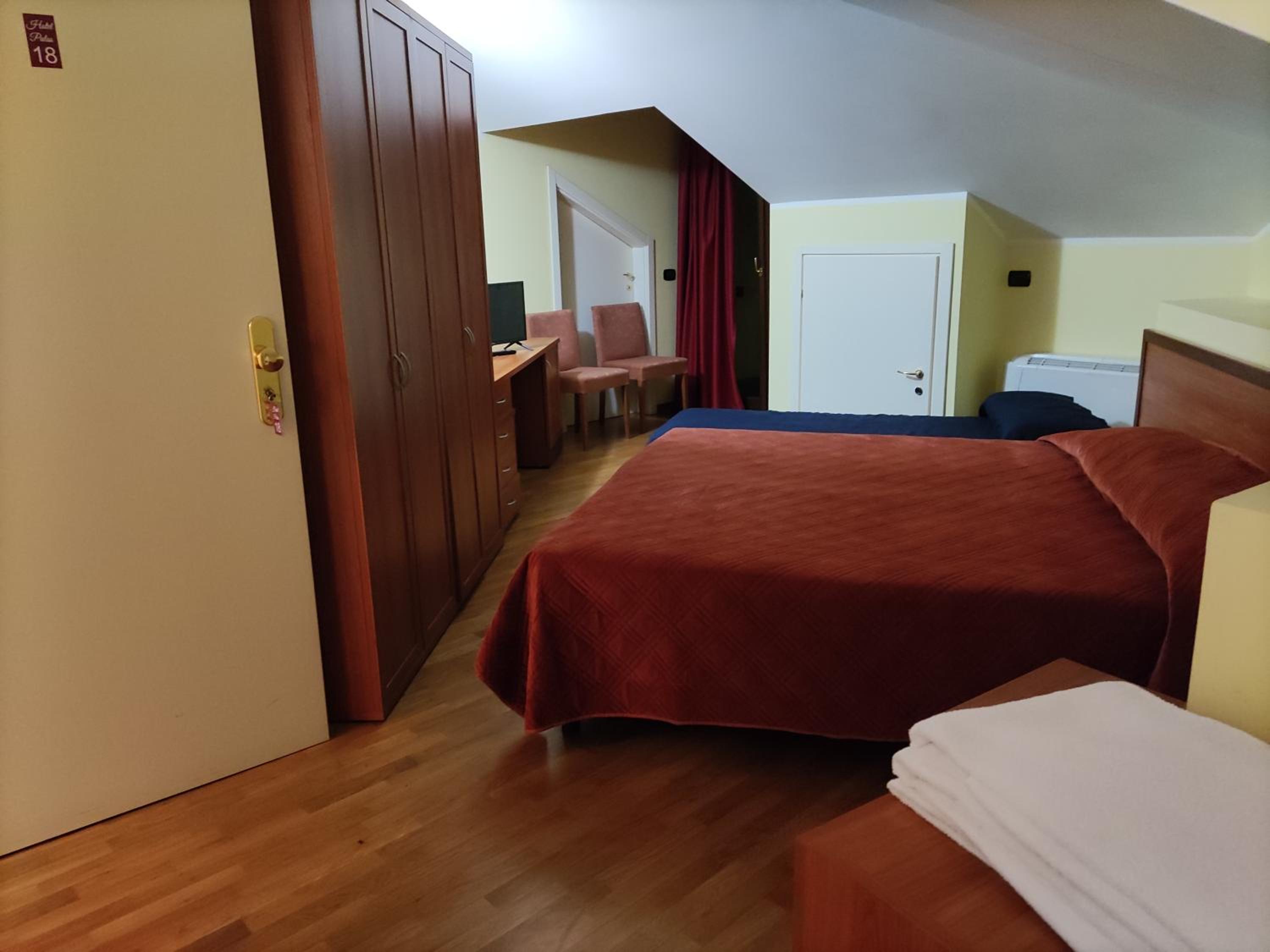 Triple Room photo 1