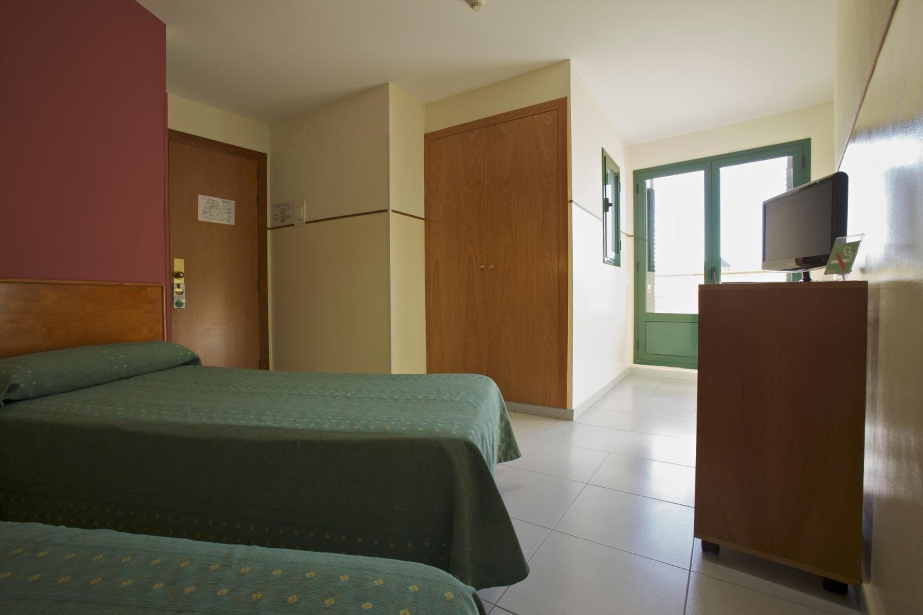 Twin Room with Terrace photo 2