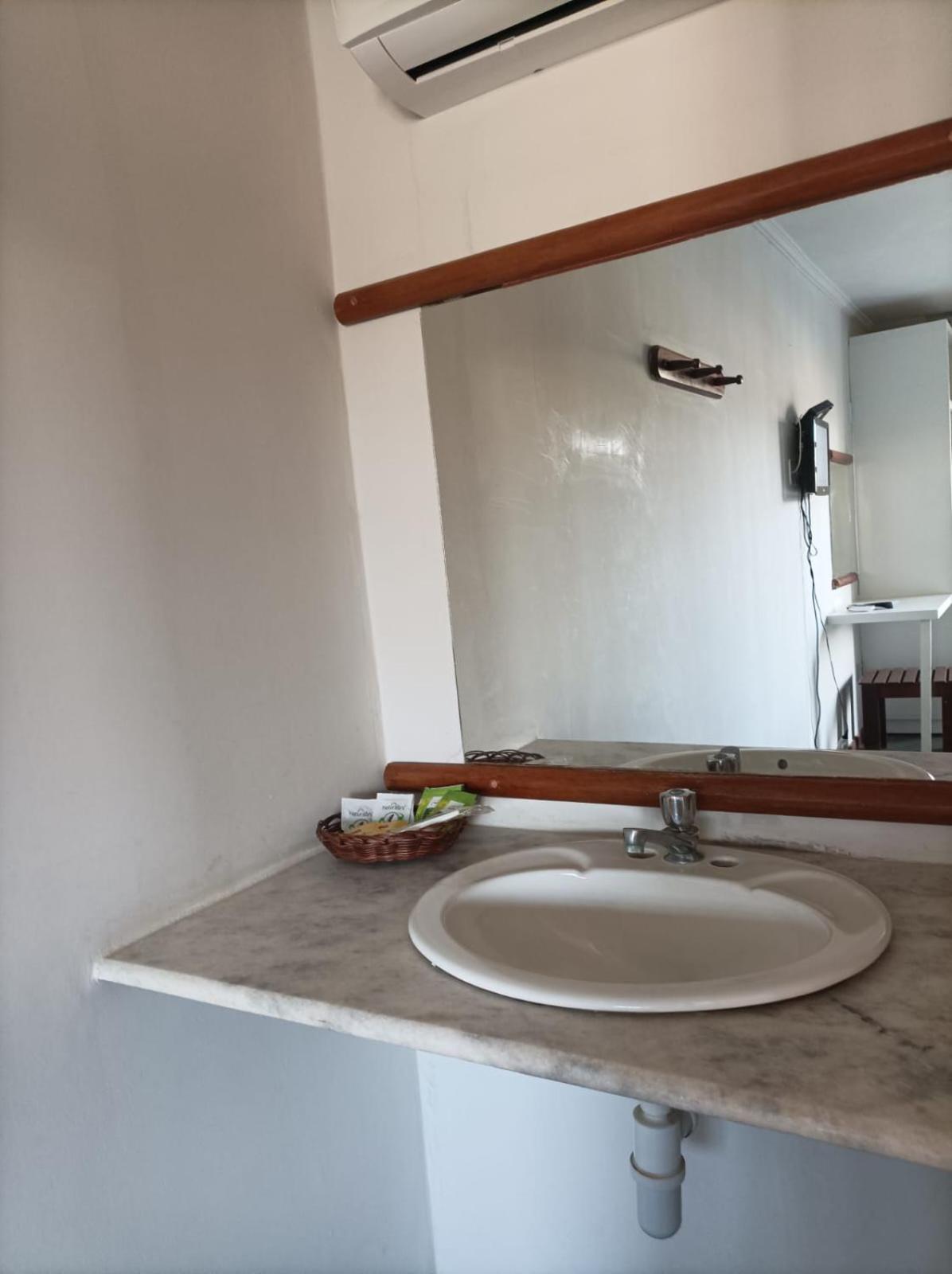 Deluxe Double Room (2 Adults + 1 Child) photo 3