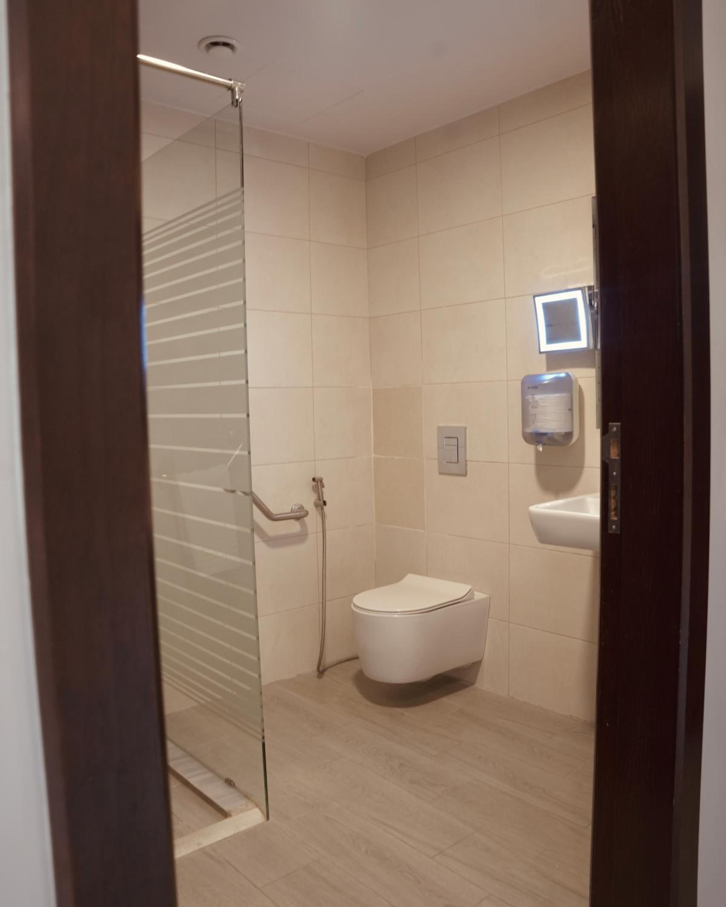Standard Double or Twin Room - Photo 7