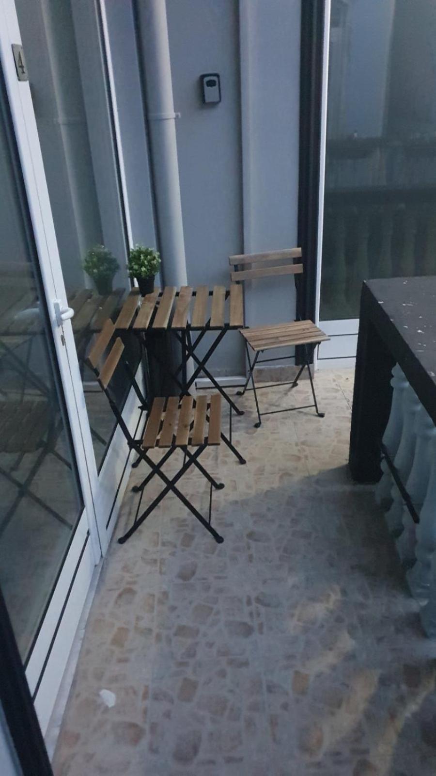 Apartment with Balcony photo 2