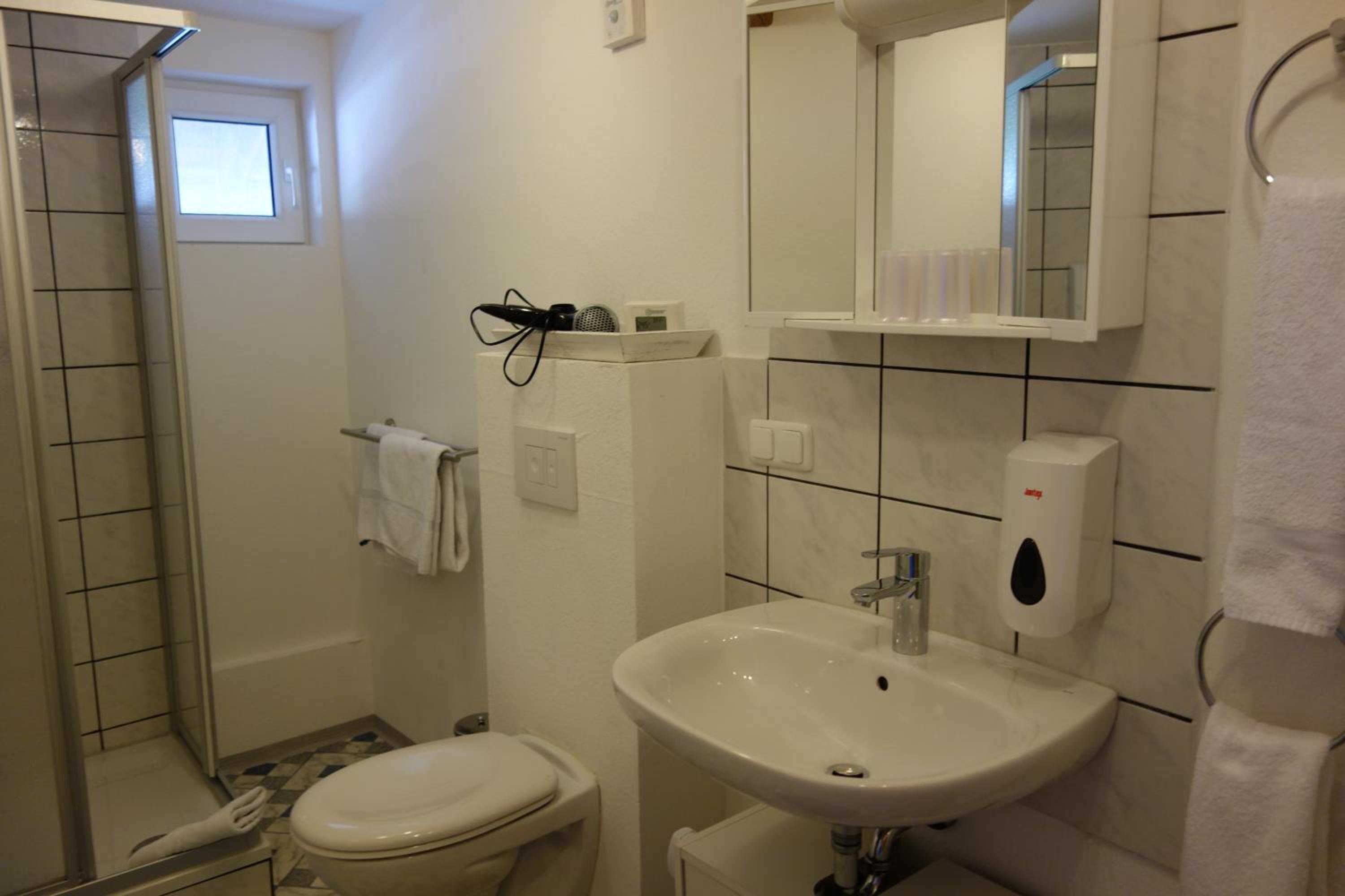 Double Room - Photo 8