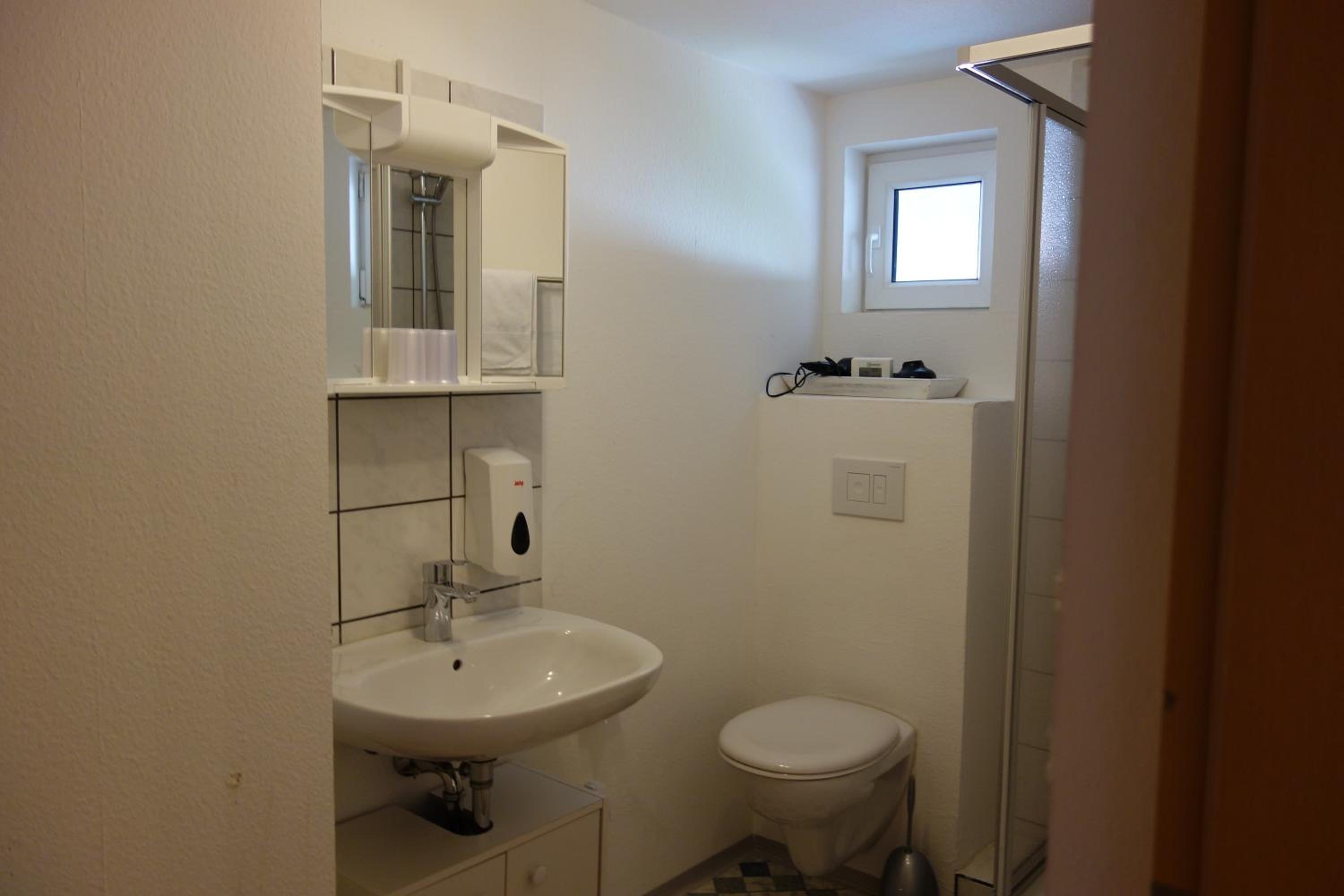 Double Room - Photo 9