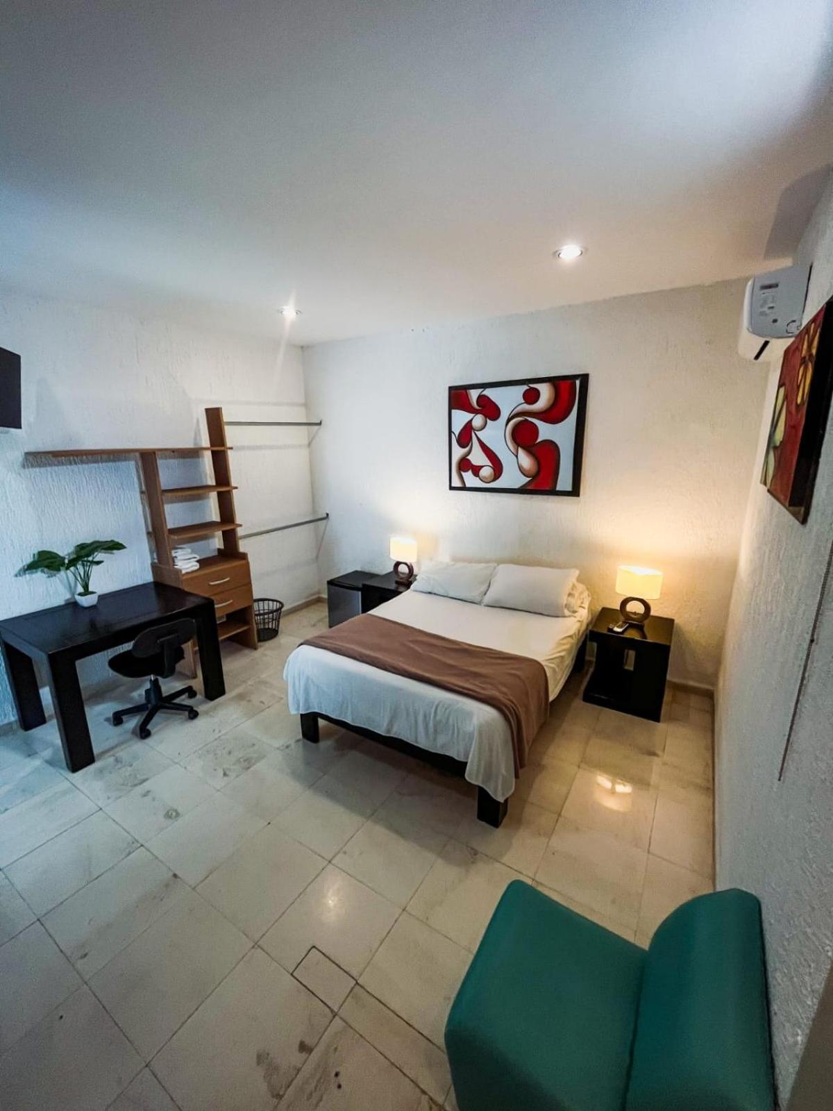 Standard Suite - Photo 1