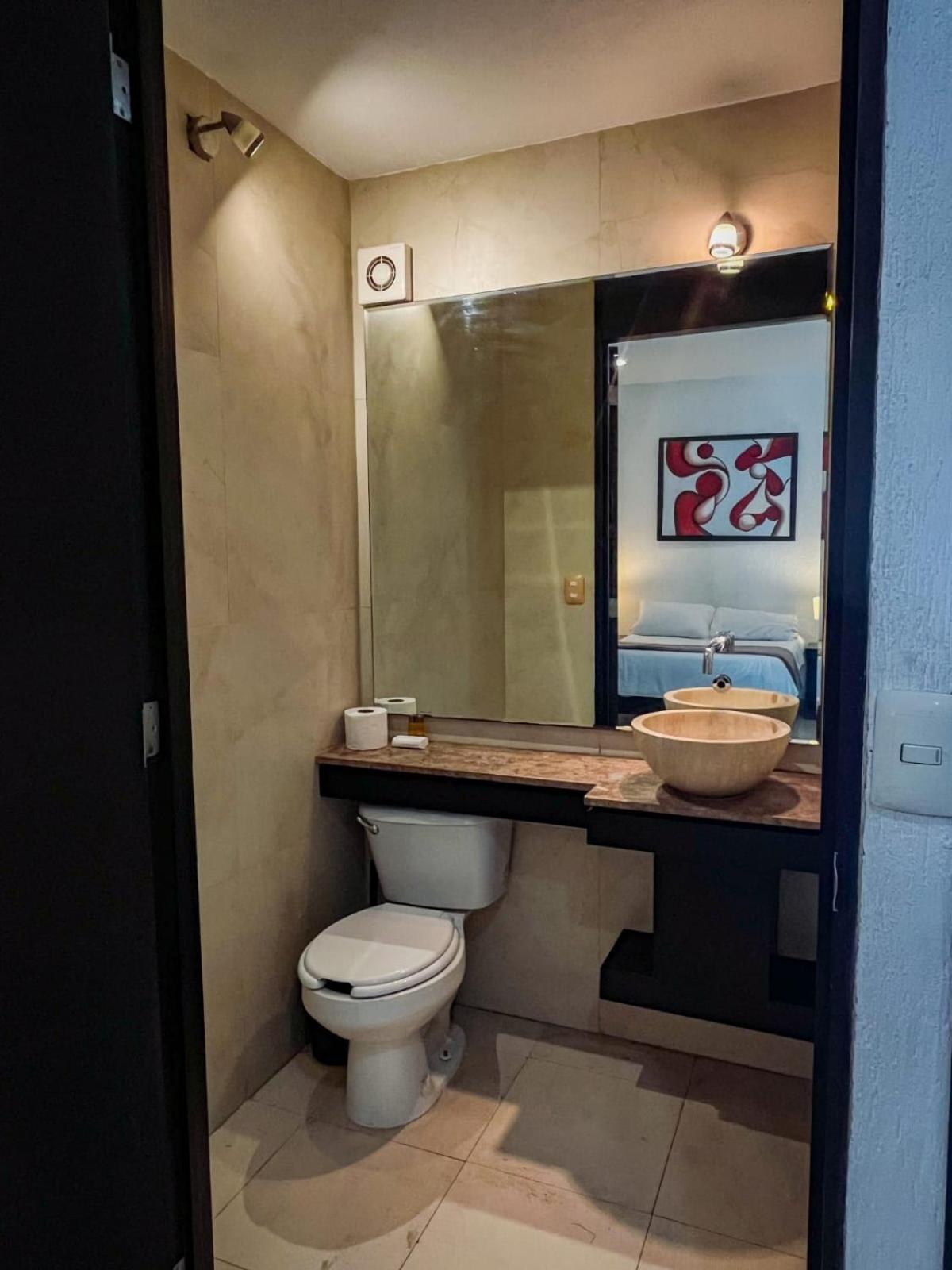 Standard Suite - Photo 3