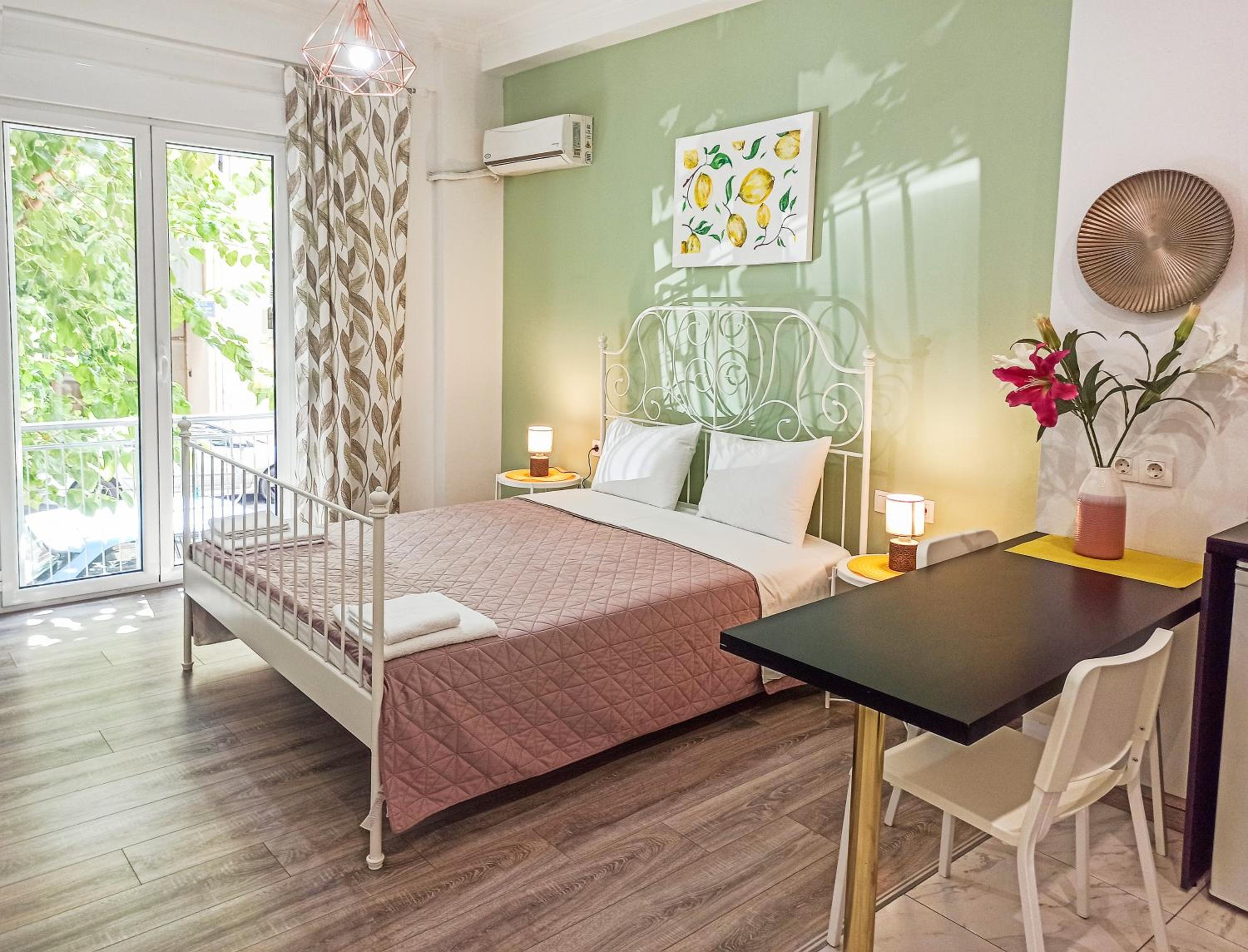 One-Bedroom Apartment