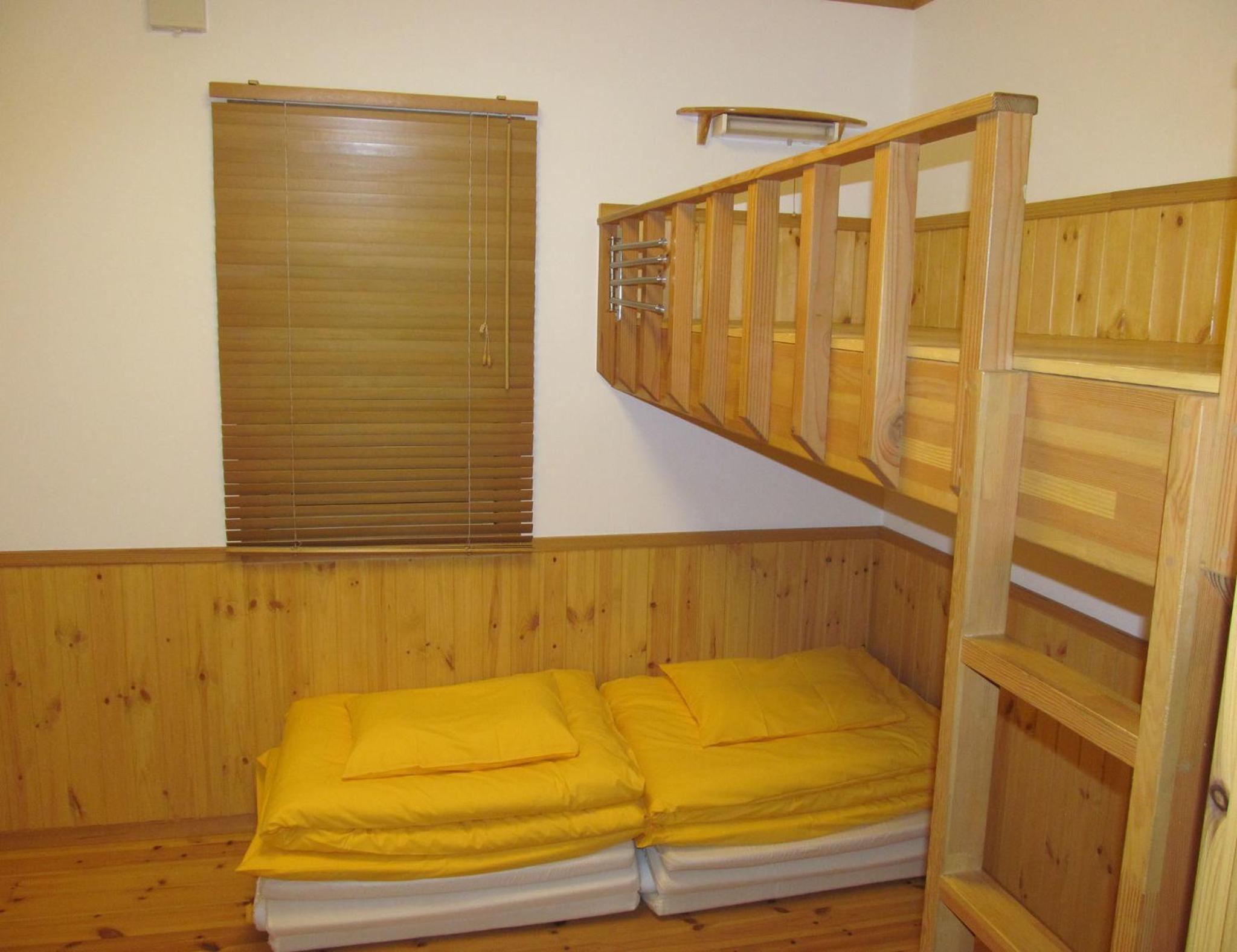 Economy Twin Room - Photo 7