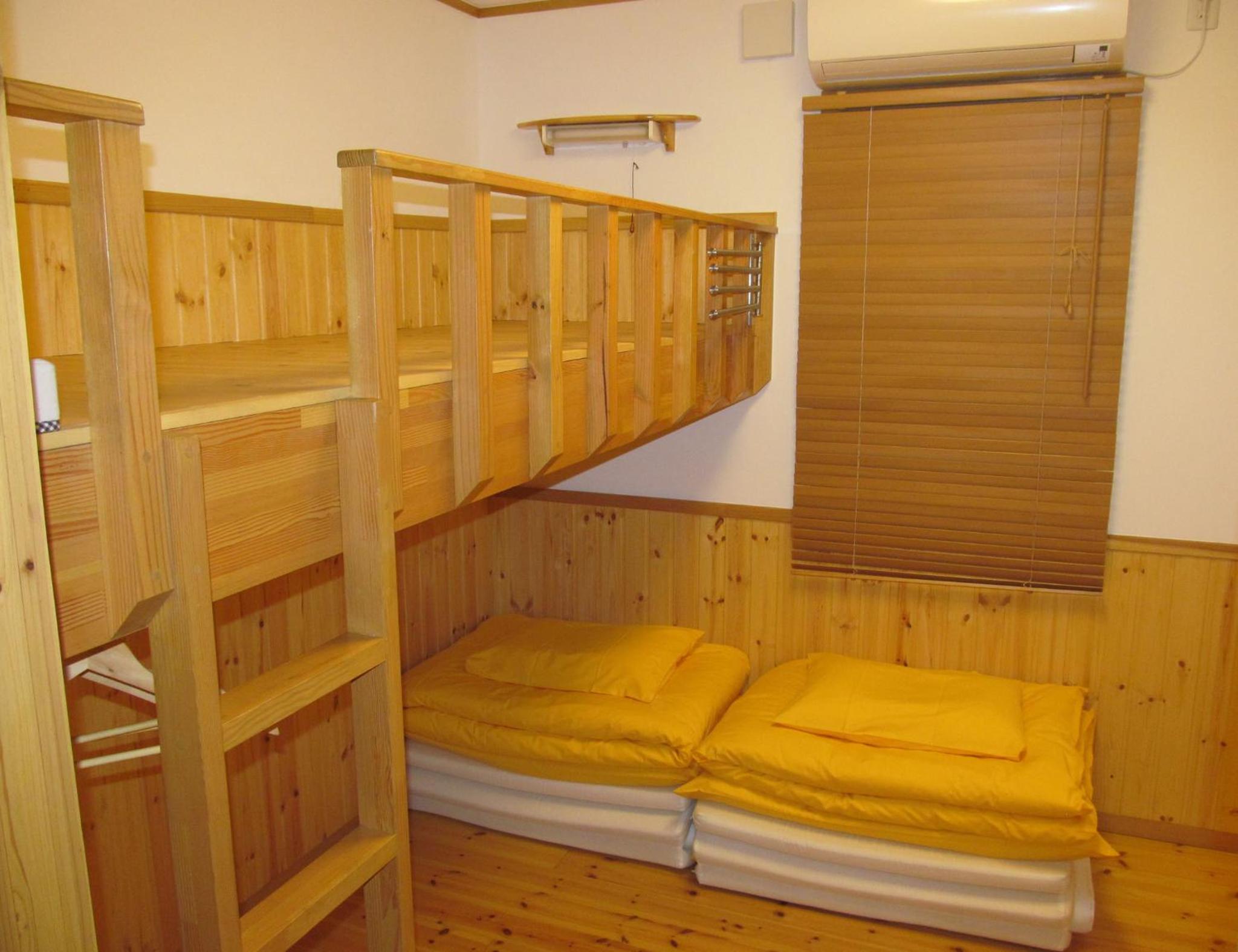Economy Twin Room - Photo 5