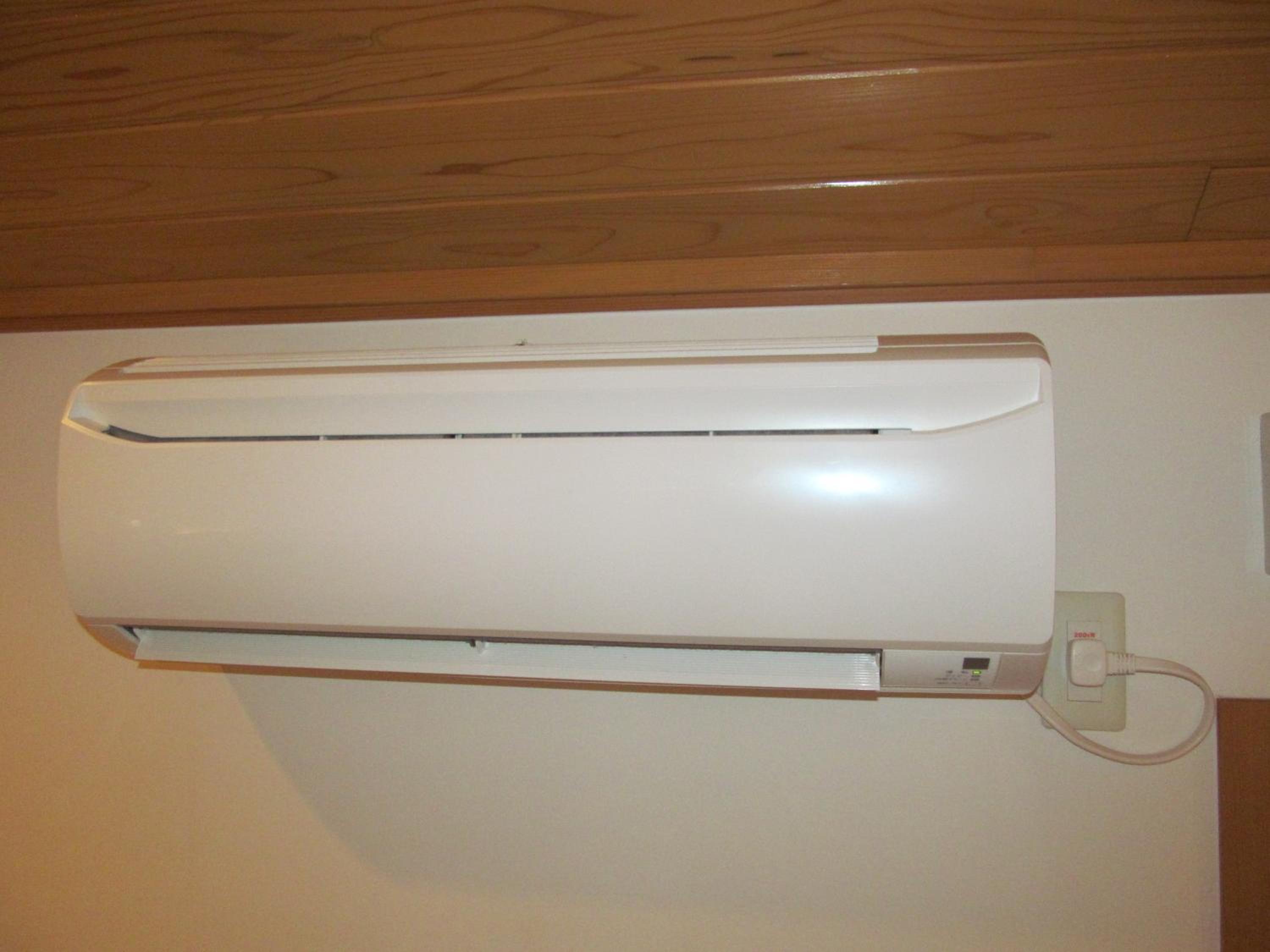 Economy Twin Room - Photo 2