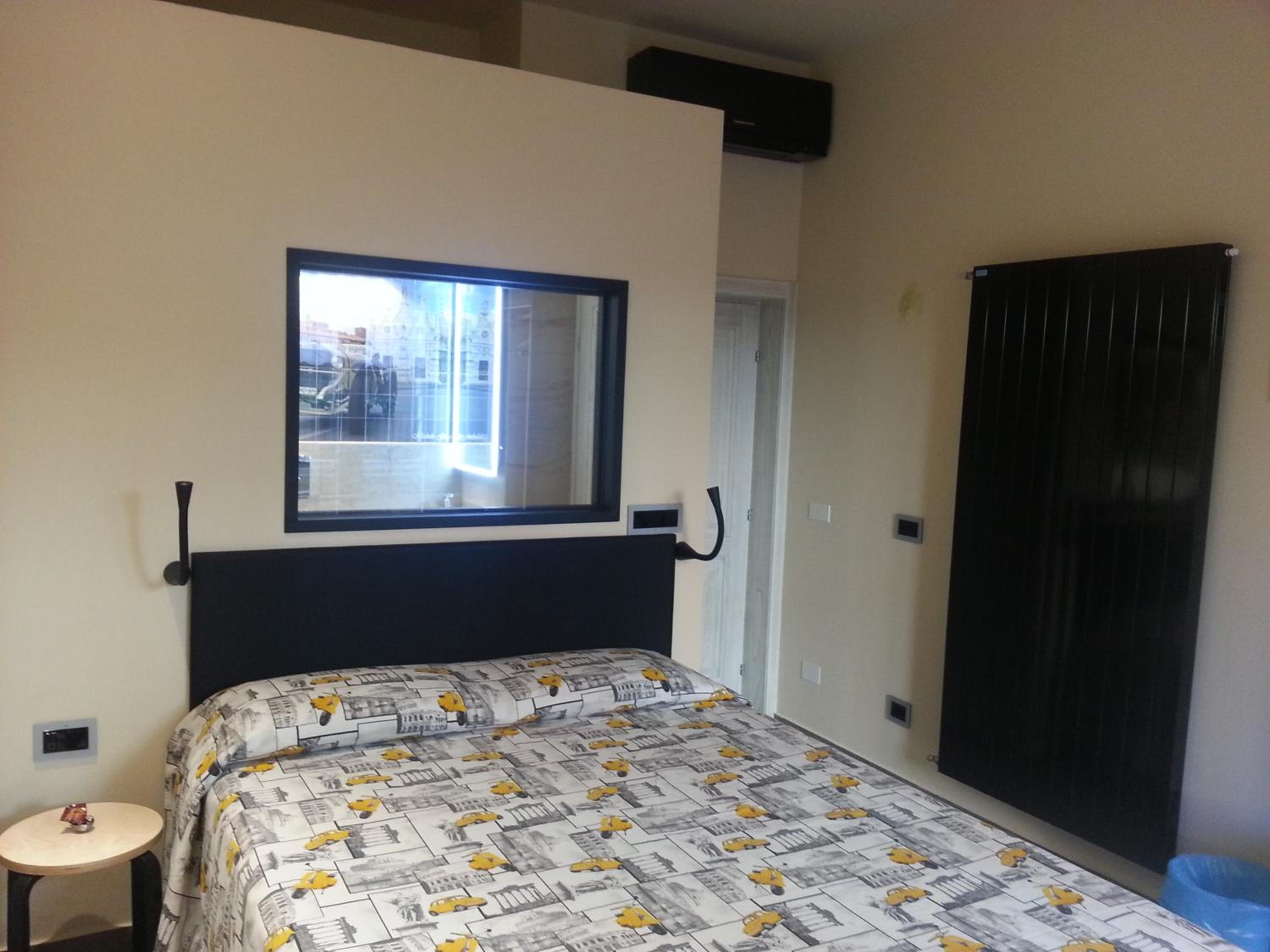 Small Double Room - Photo 4