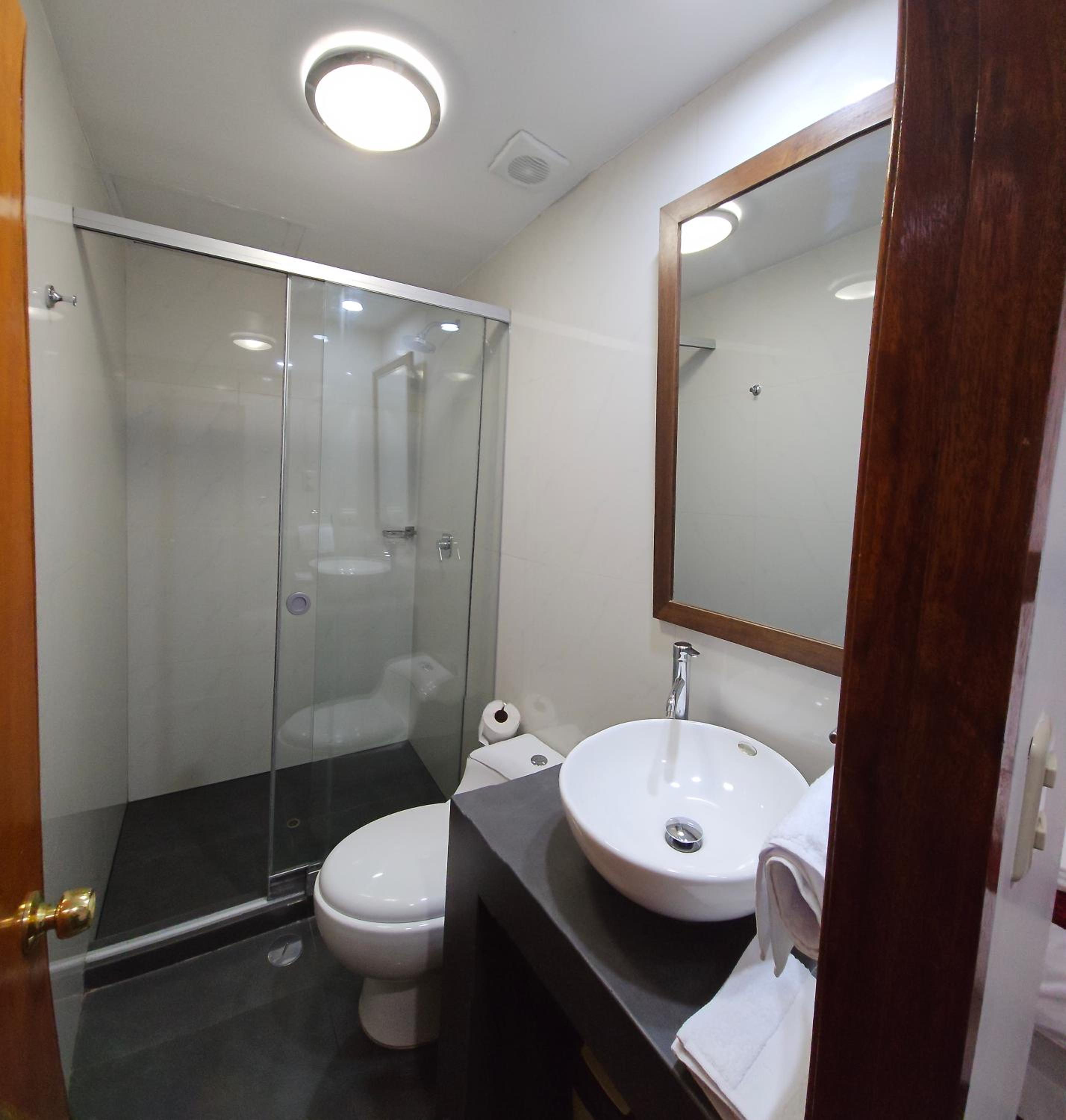 Deluxe Queen Room - Photo 6