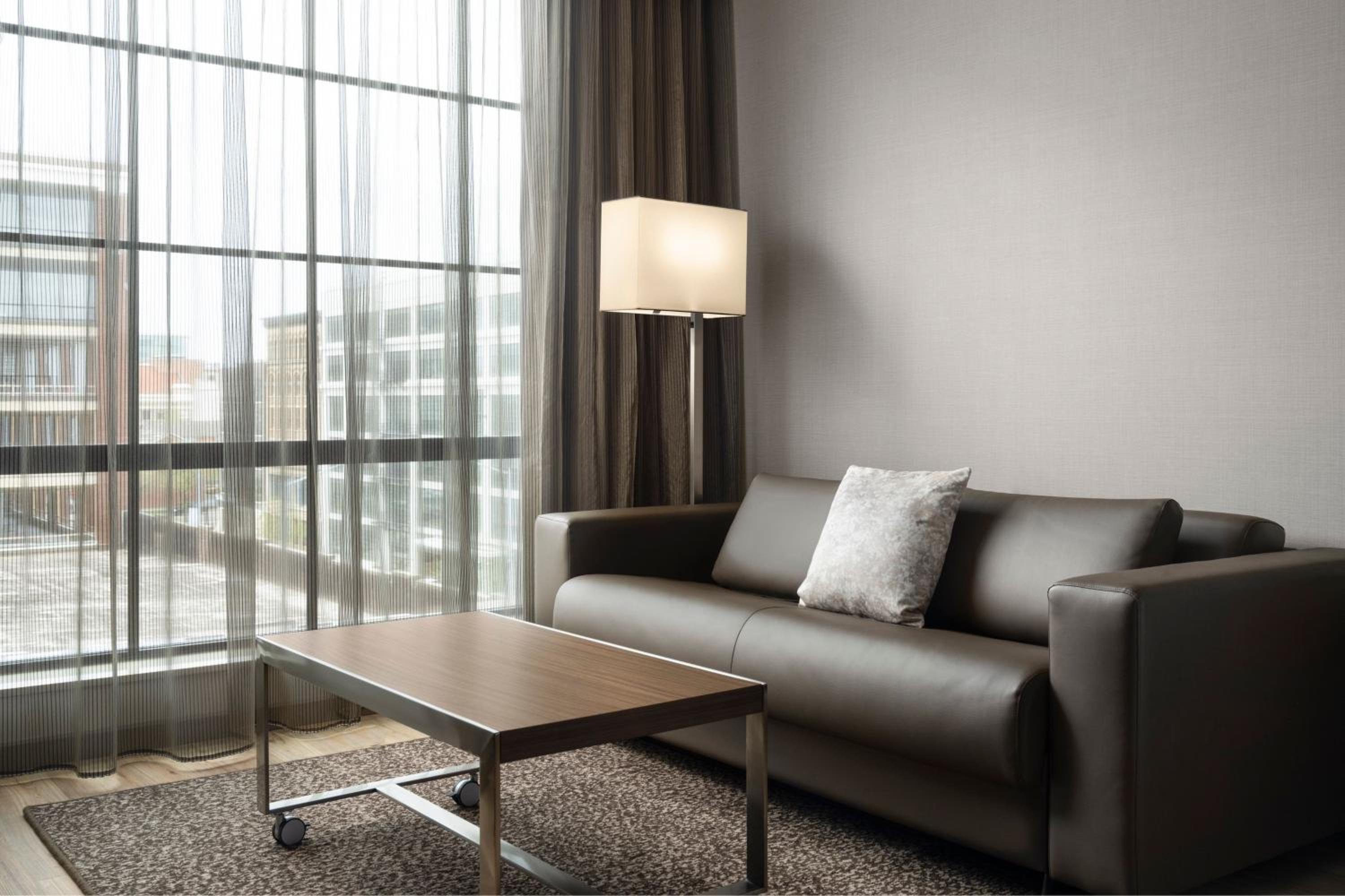 Standard King Room - Photo 7