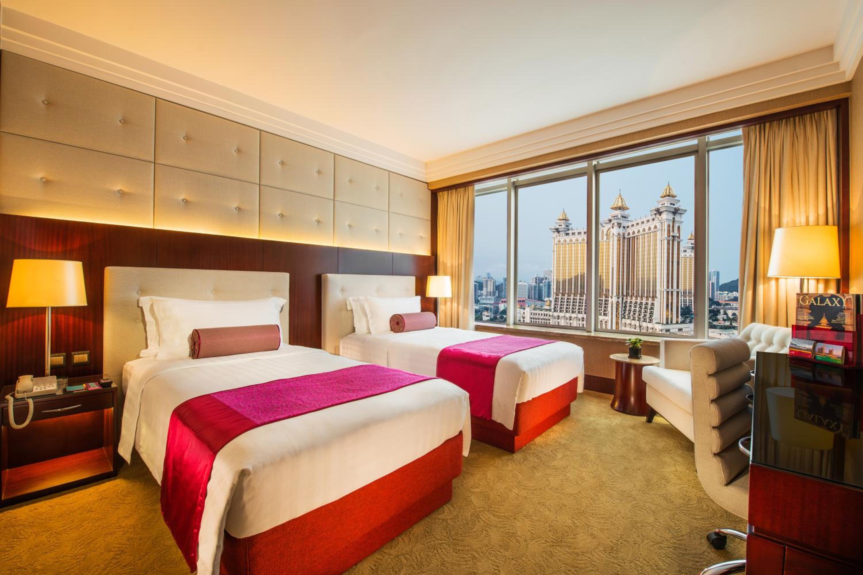 Broadway Twin Room photo 1