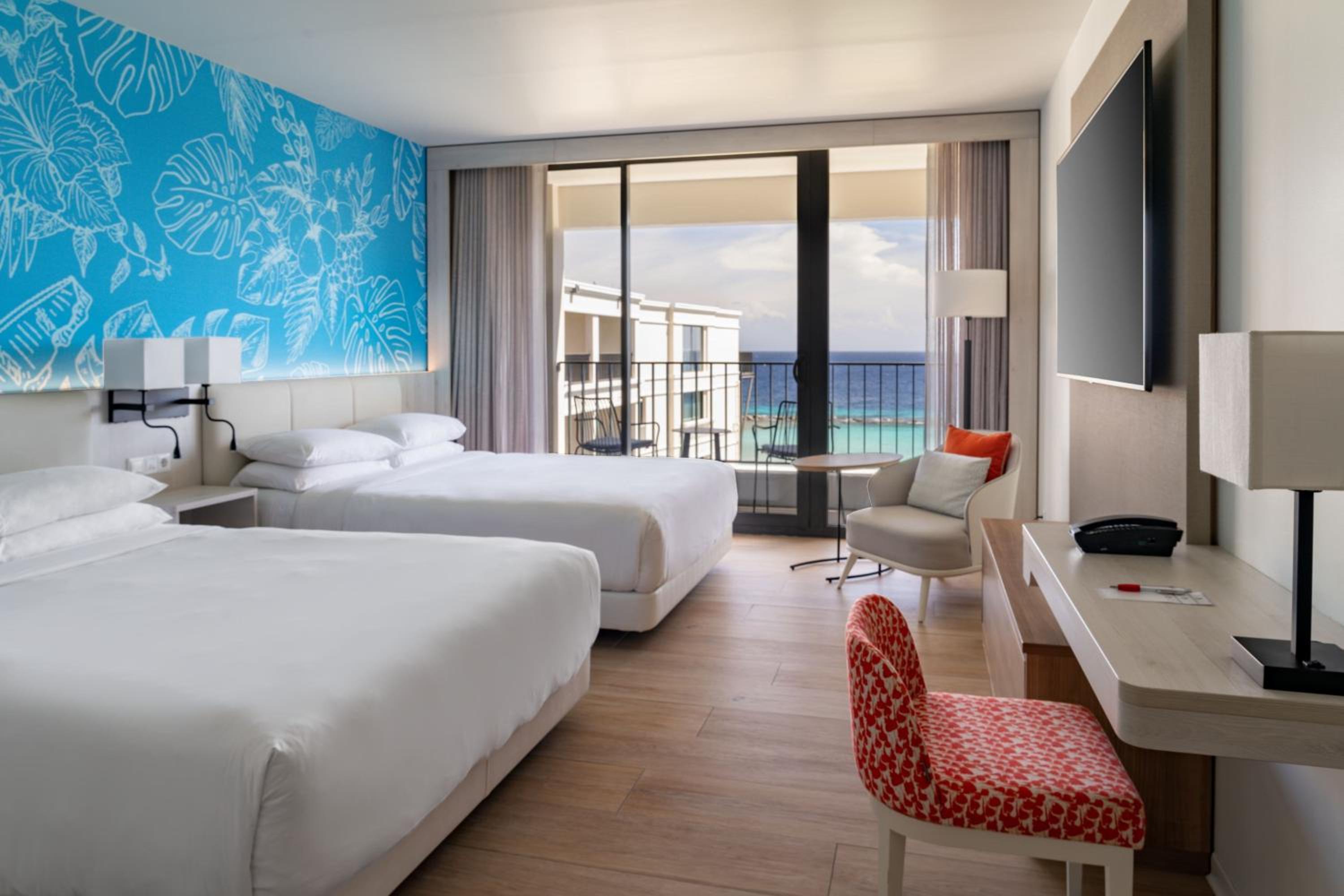 Guest room, 2 Queen, Ocean view, Balcony - Photo 1