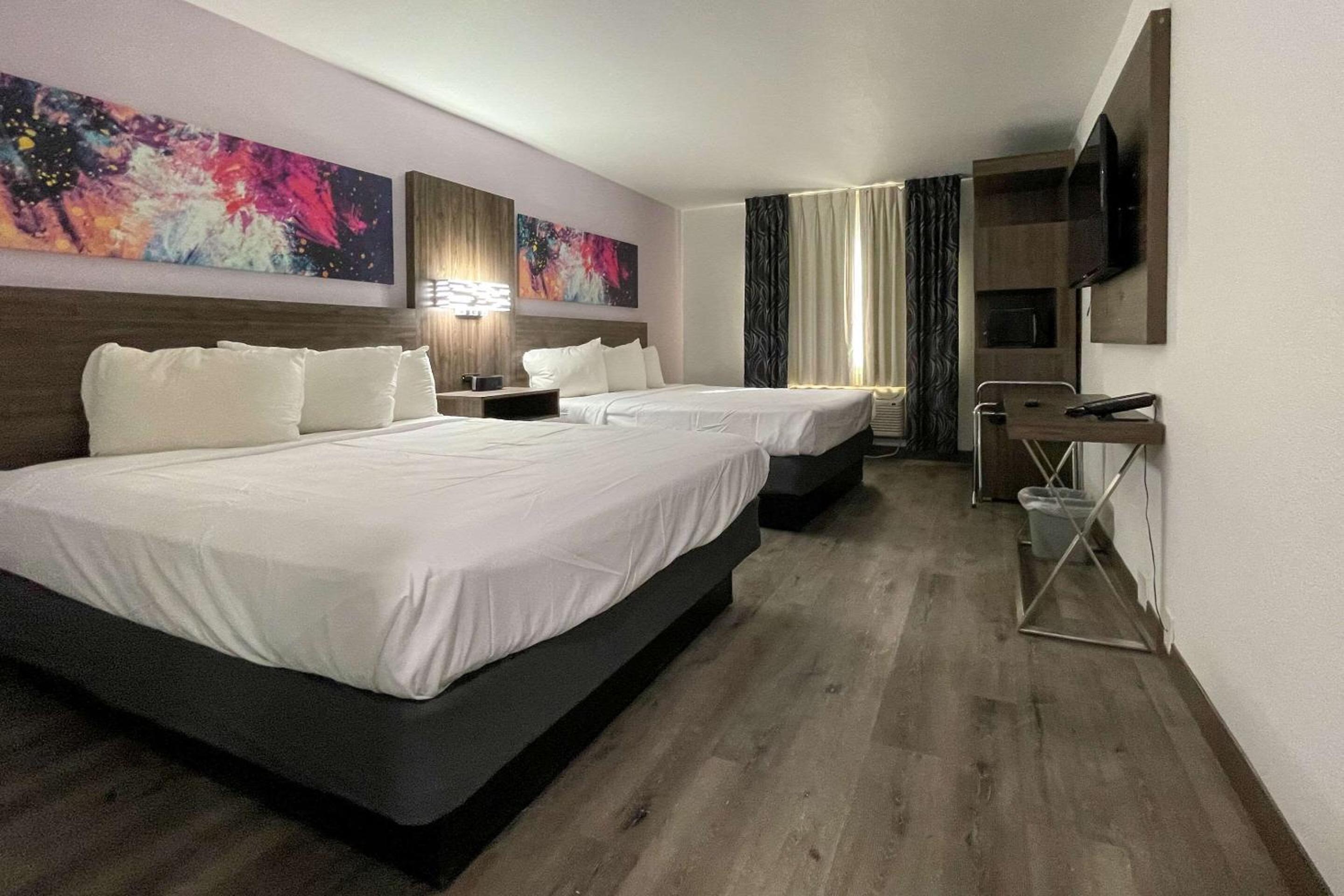 Superior Double Room with Two Double Beds - Non Smoking photo 2
