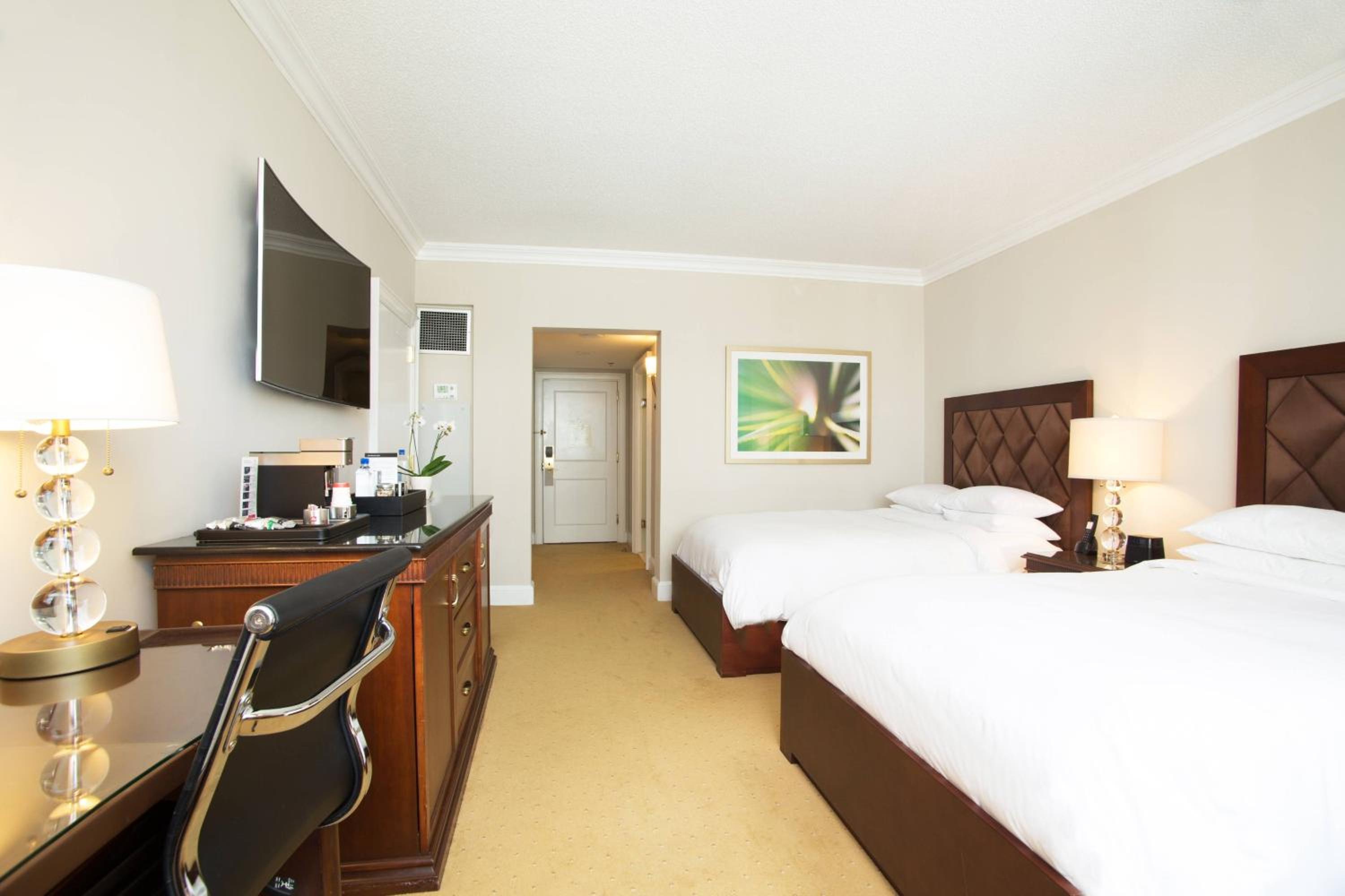 Concierge Level Guest Room with Two Double Beds and City View at JW Marriott Miami in Miami