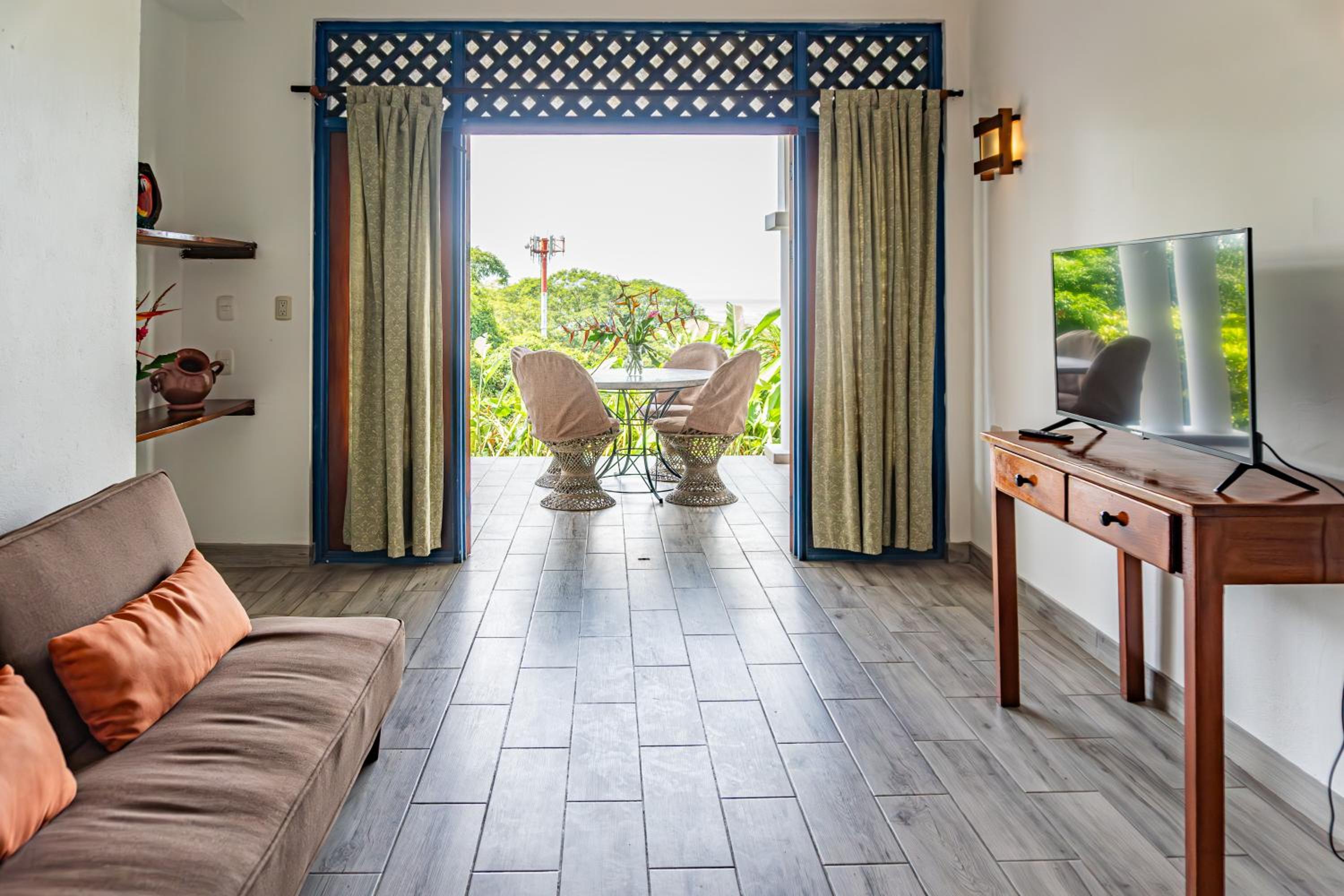 Apartment with Sea View photo 2