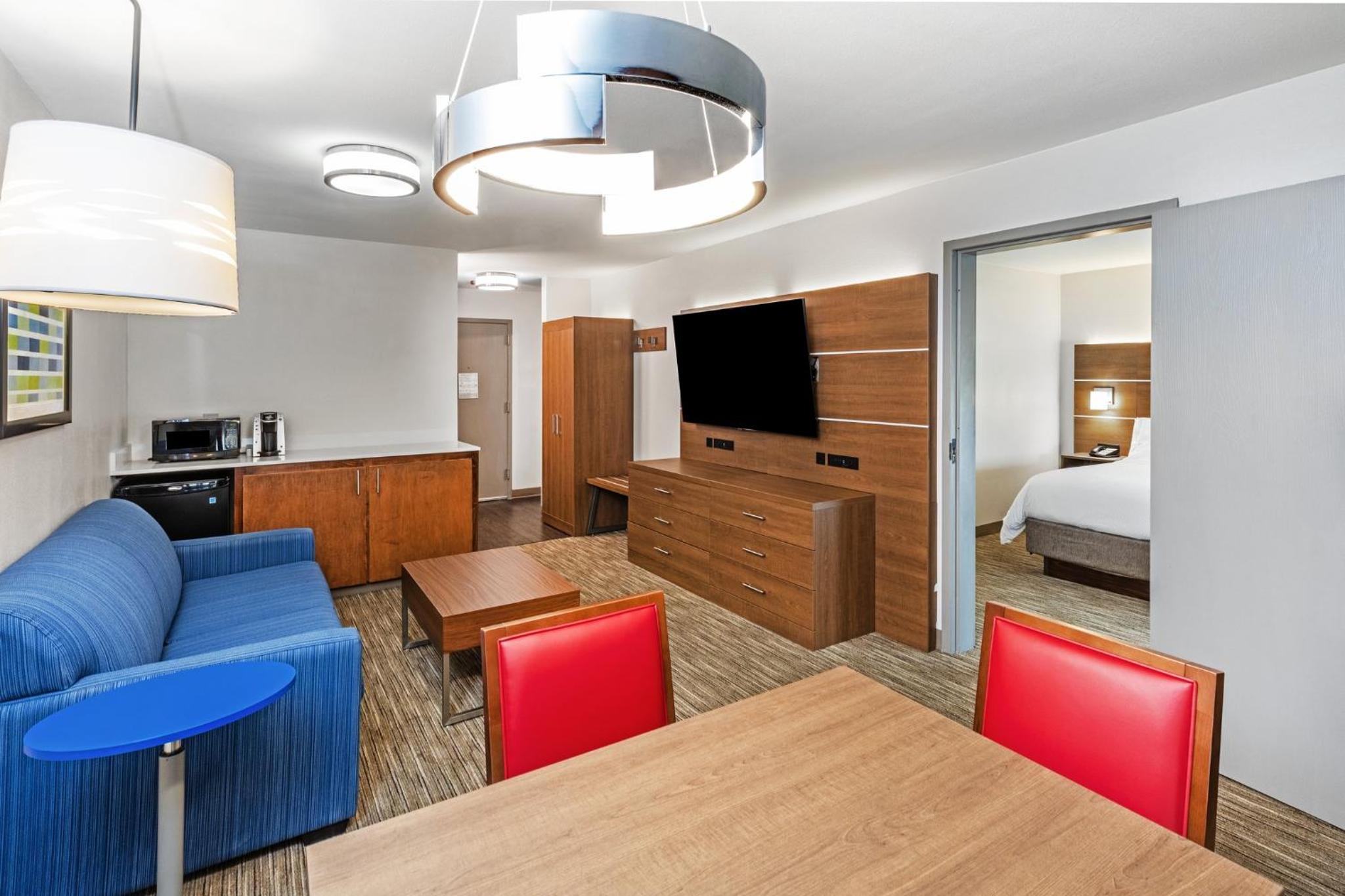 King Suite with Sofa Bed - Photo 5